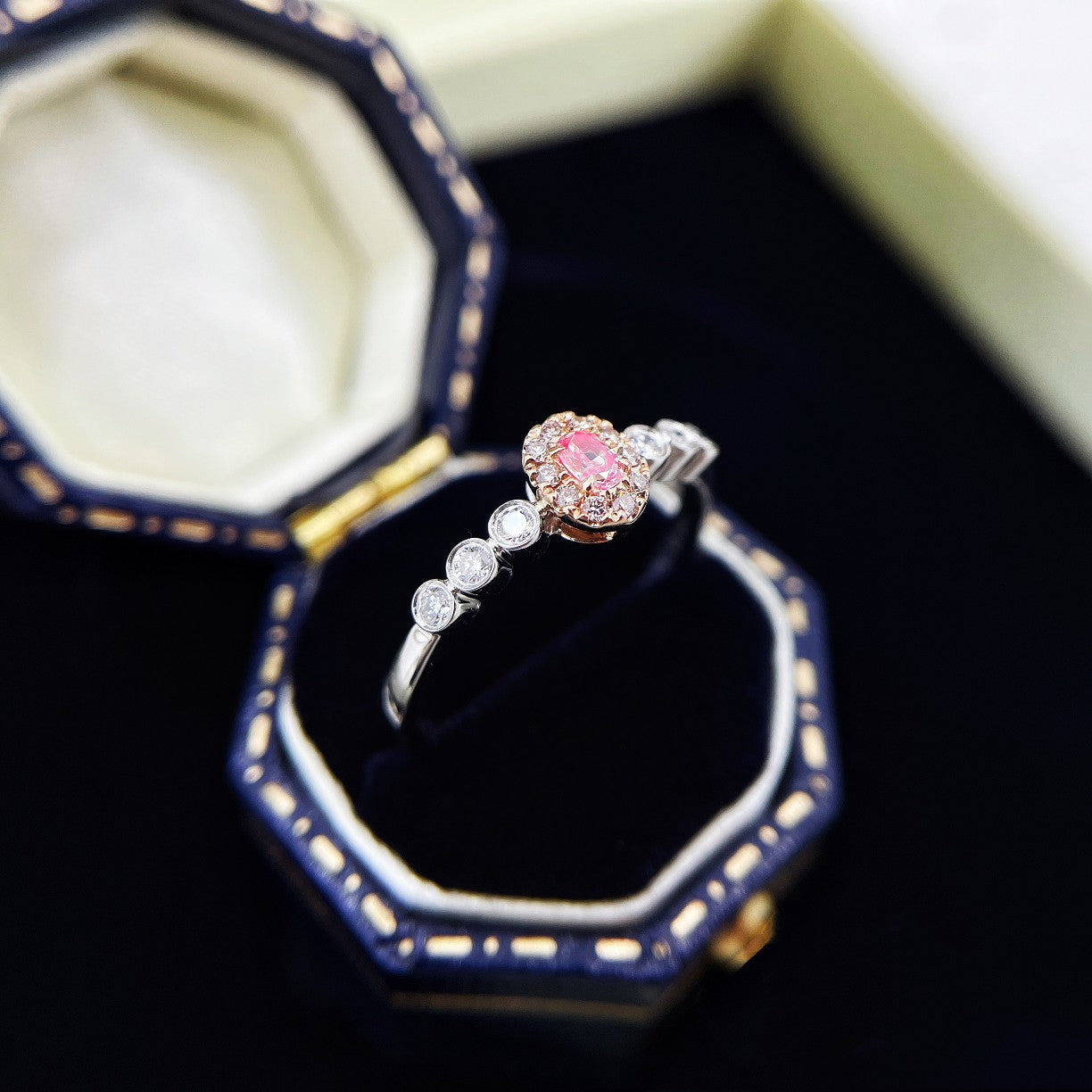 18K Pink Diamond Oval Cluster Ring - Luxurious Jewelry Choice - Pink Diamond Ring