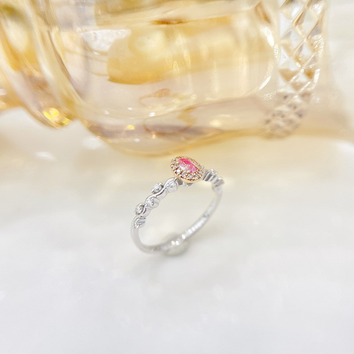 18K Pink Diamond Oval Ring | Elegant Jewelry Piece - Pink Diamond Ring