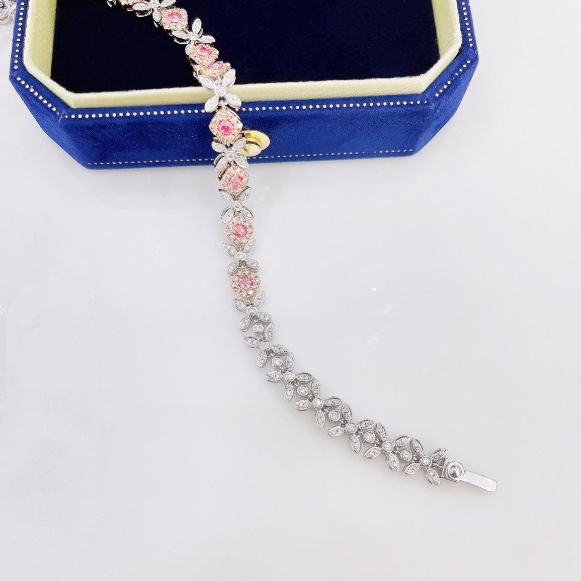 18K Pink Diamond Pillow-Shaped Four-Leaf Clover Bubble Bracelet - Luxurious Jewelry - Pink Diamond Bracelet