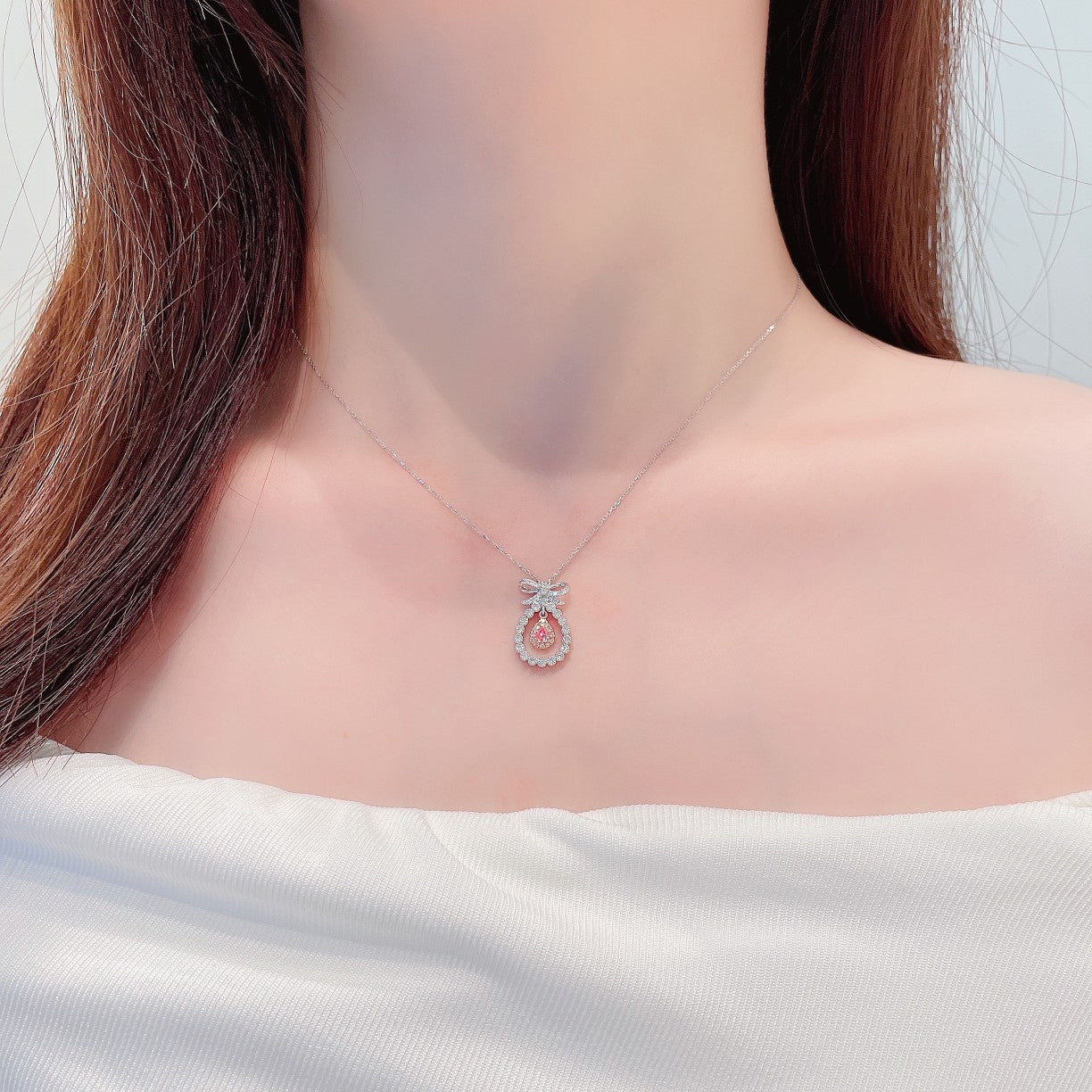 18K Pink Diamond Waterdrop Hollow Bowknot Necklace - Luxurious Jewelry - Pink Diamond Necklace