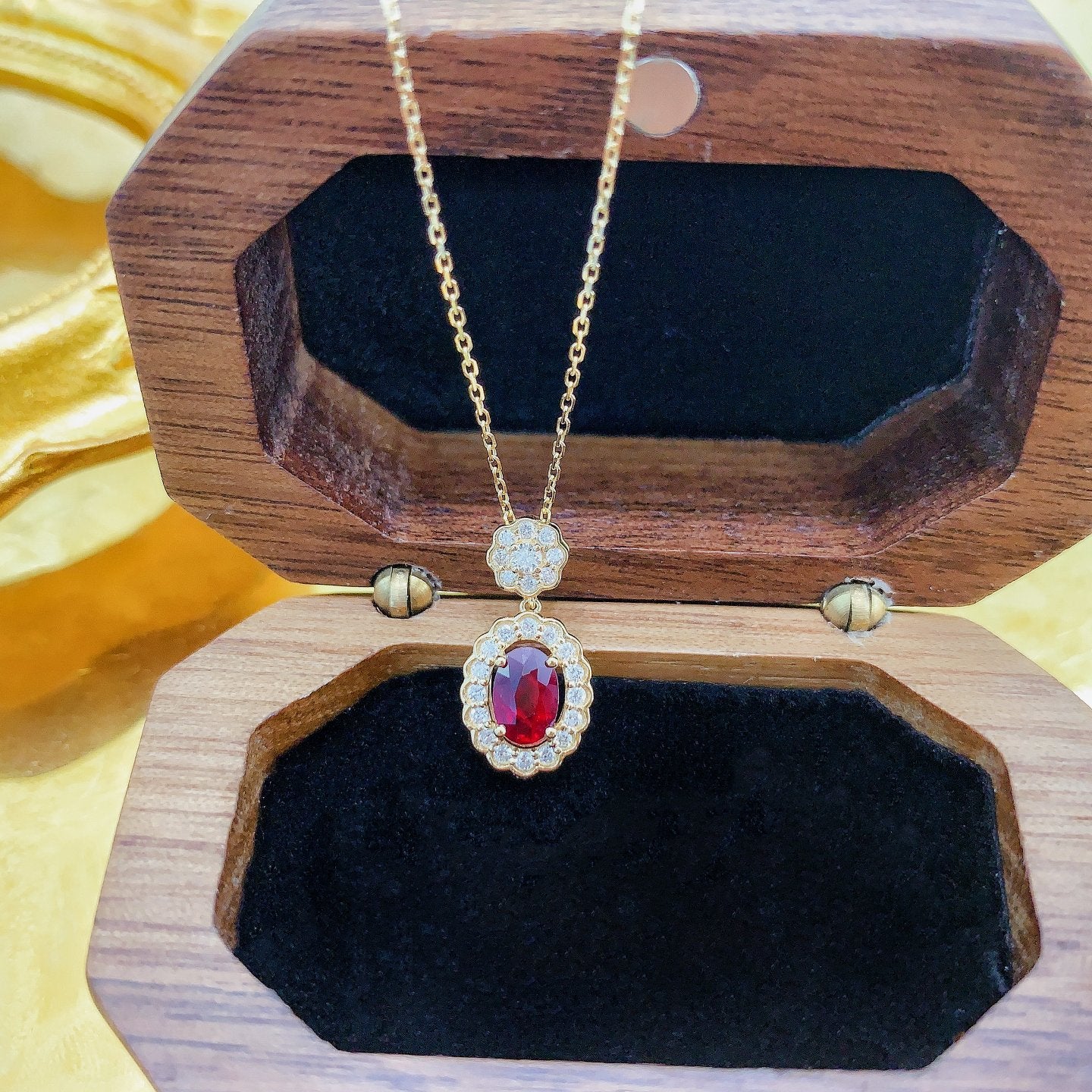 18K Red Gemstone Flower Pendant Necklace | Elegant Jewelry Piece - Red Treasure Necklace