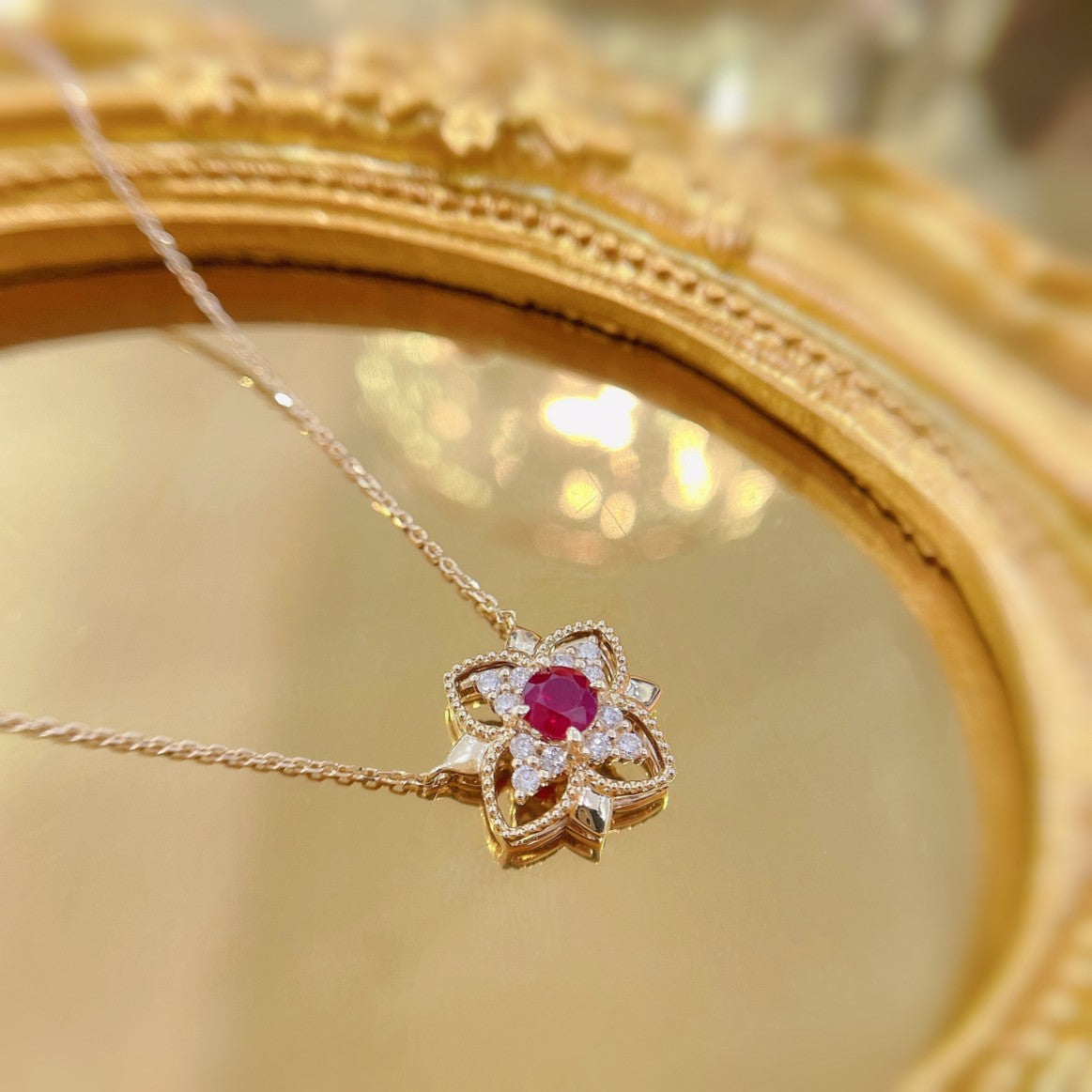 18K Red Gemstone Four-Leaf Clover Edge Necklace | Premium Jewelry - Red Treasure Necklace