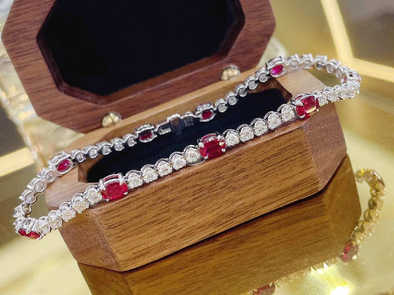 18K Red Gemstone Nine-Ellipse Bracelet - Luxurious Jewelry Piece - Red Treasure Bracelet