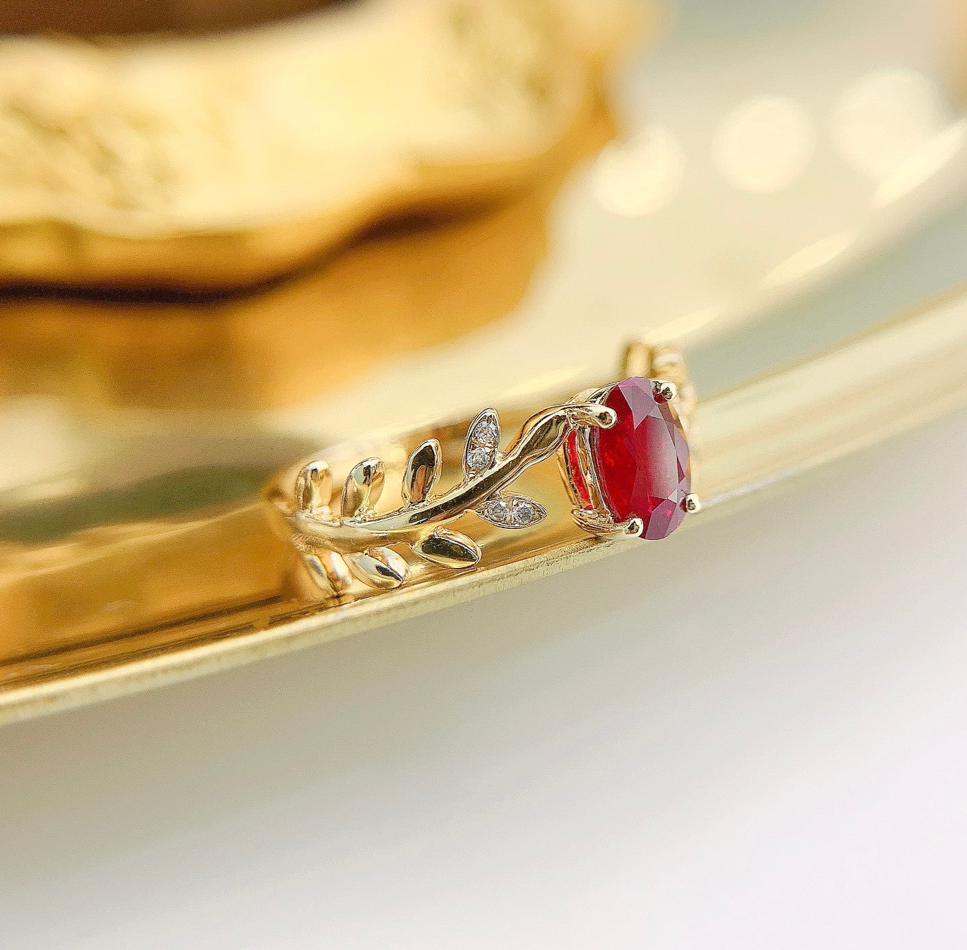 18K Red Gemstone Oval Willow Leaf Ring - Premium Jewelry - Red Treasure Ring