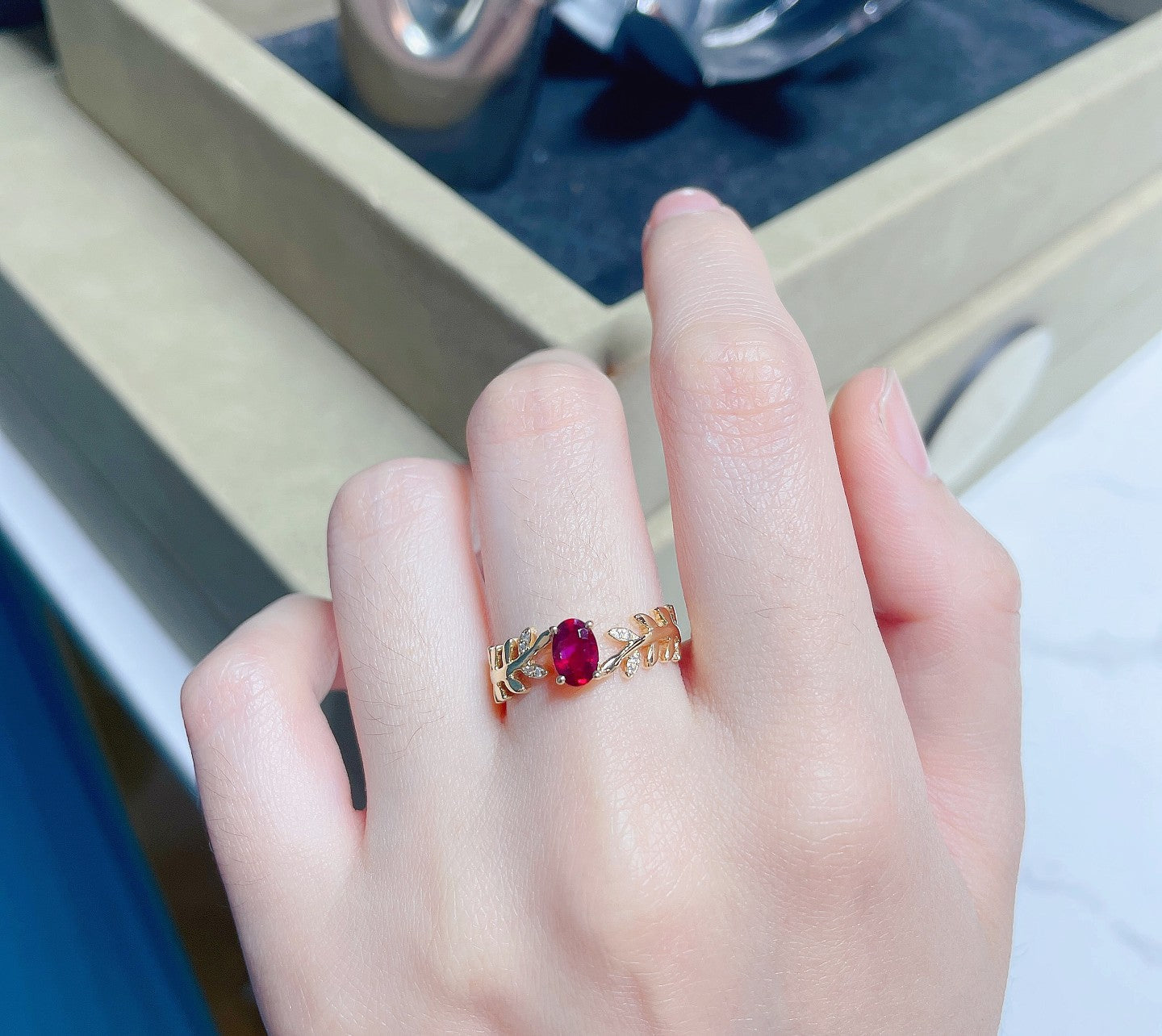 18K Red Gemstone Oval Willow Leaf Ring - Premium Jewelry - Red Treasure Ring