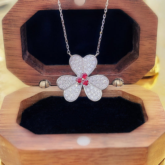 18K Red Gemstone Round Clover Necklace - Elegant Jewelry Piece - Red Treasure Necklace