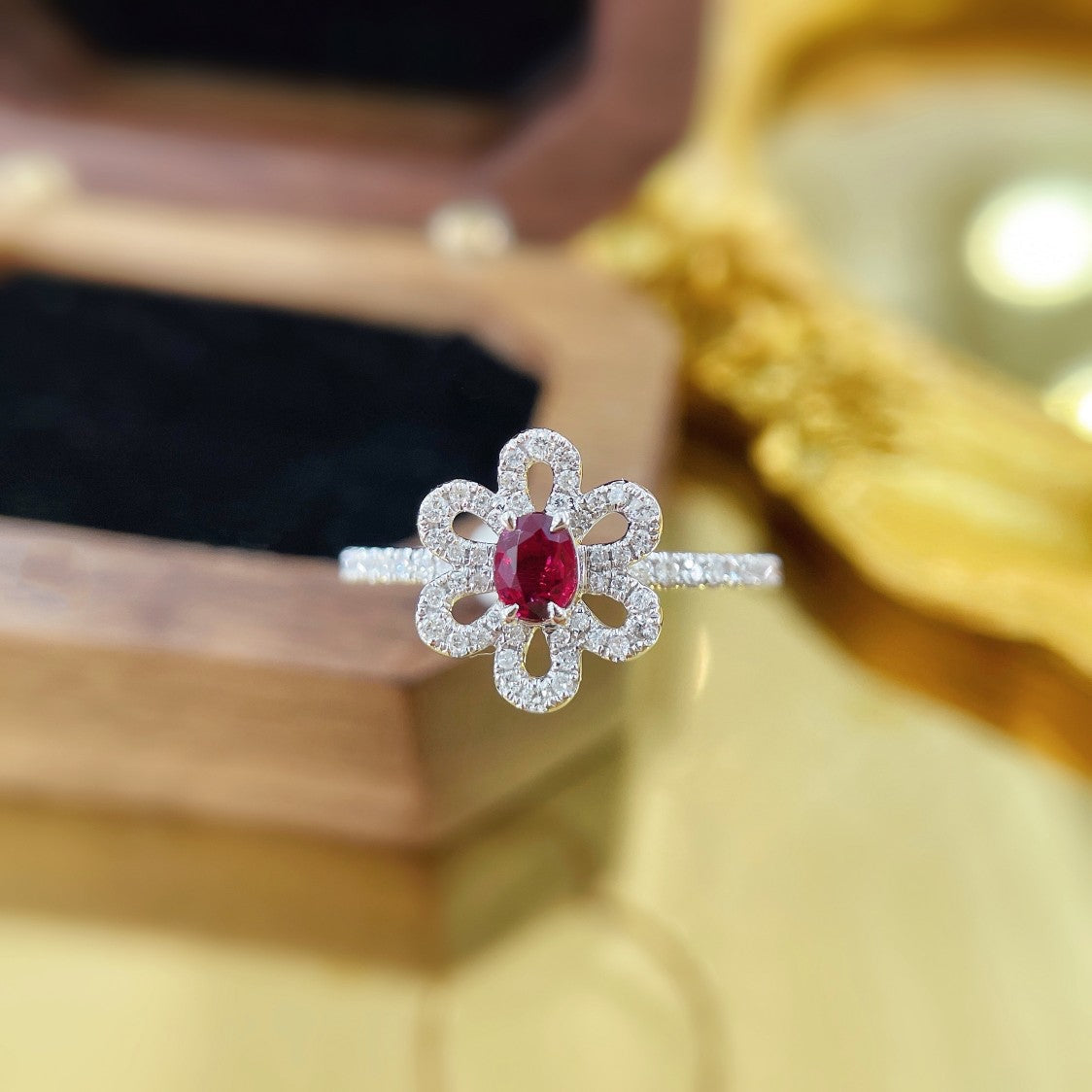 18K Red Gemstone Six-Petal Flower Ring | Premium Jewelry - Red Treasure Ring