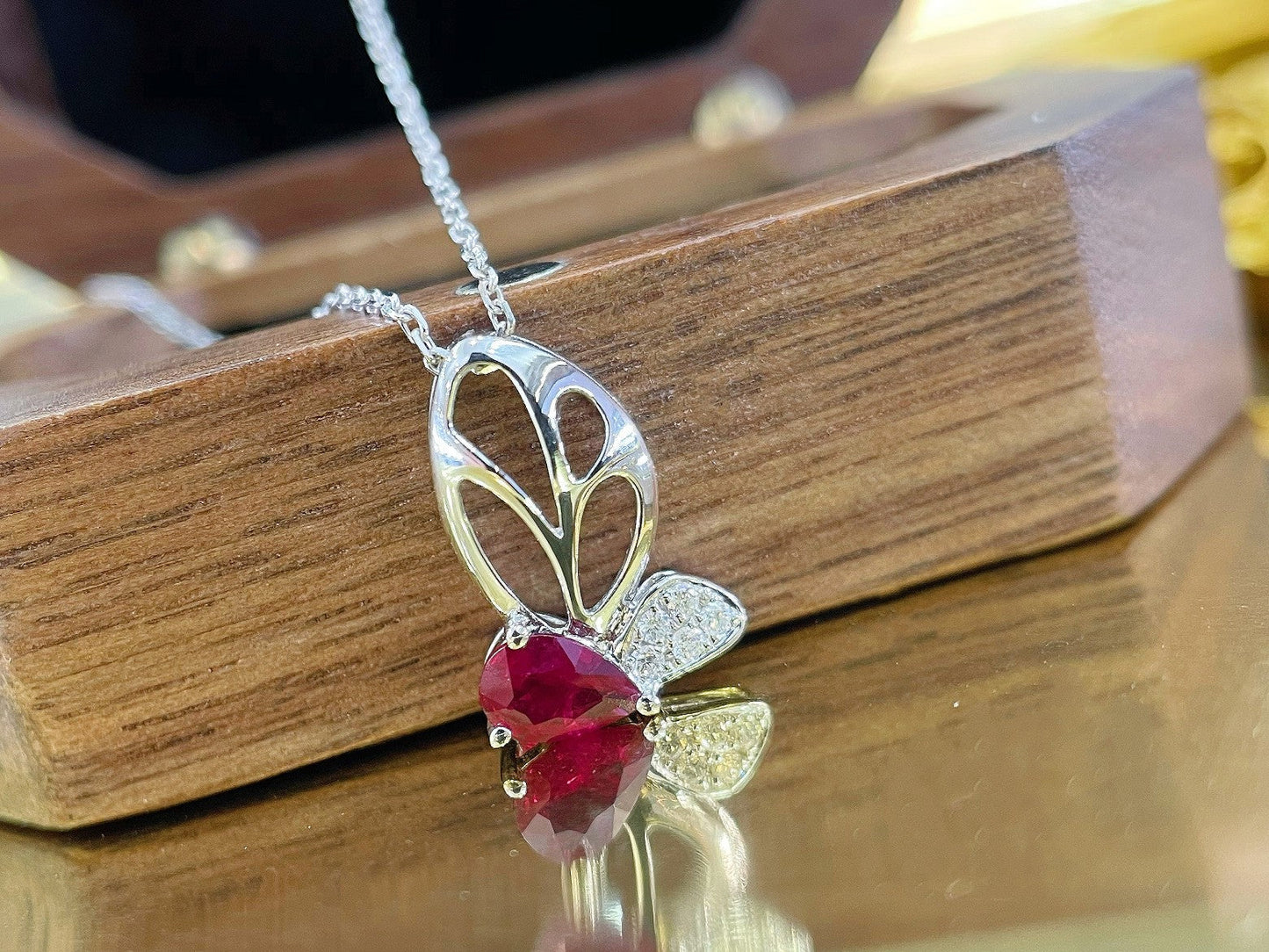 18K Red Gemstone Waterdrop Butterfly Necklace | Exquisite Jewelry - Red Treasure Necklace