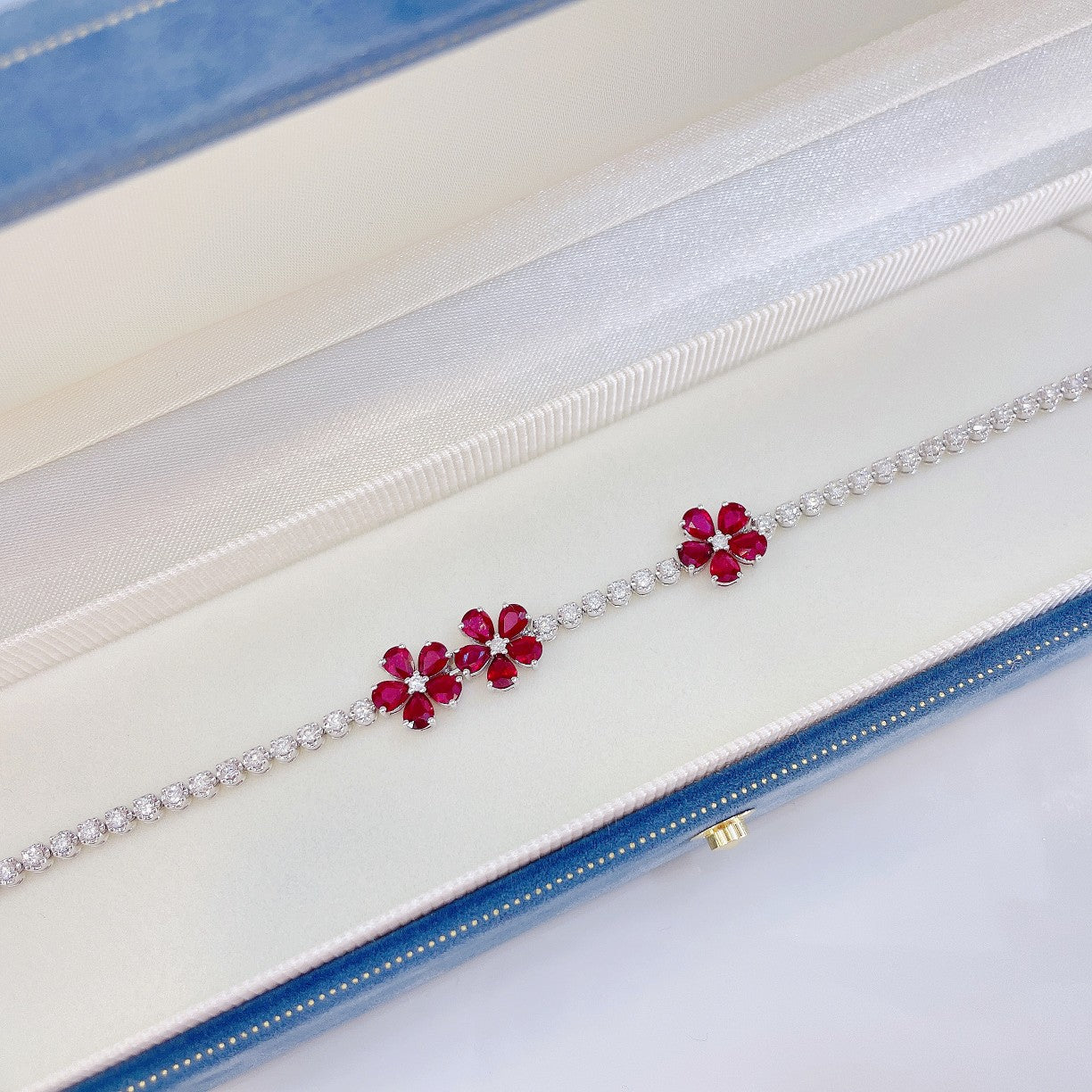 18K Red Gemstone Waterdrop Five-Flower Bracelet - Luxury Jewelry - Red Treasure Bracelet