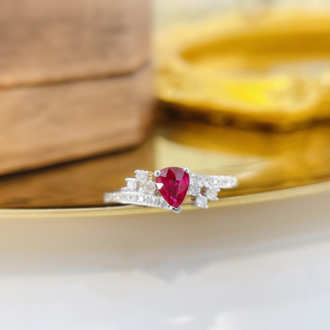 18K Red Gemstone Waterdrop Shape Irregular Diamond-Surrounded Ring | Unique Jewelry - Red Treasure Ring