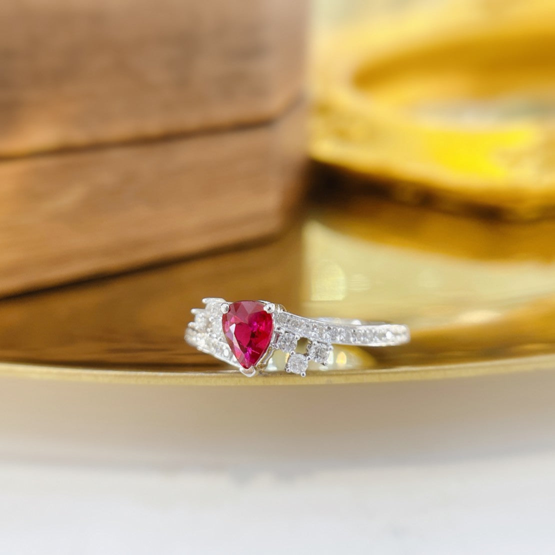 18K Red Gemstone Waterdrop Shape Irregular Diamond-Surrounded Ring | Unique Jewelry - Red Treasure Ring