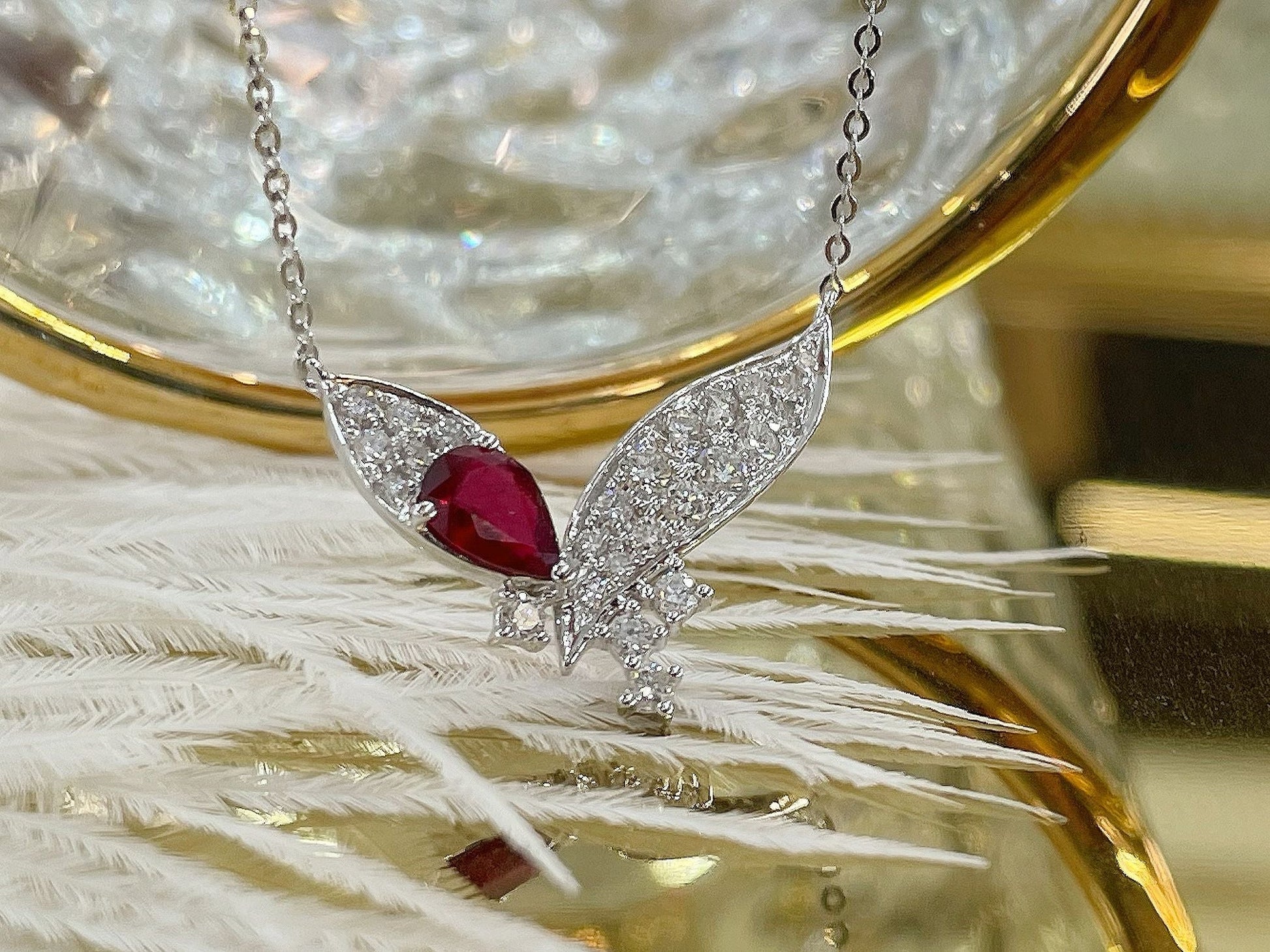 18K Red Gemstone Waterdrop Wing Necklace - Exquisite Jewelry Piece - Red Treasure Necklace