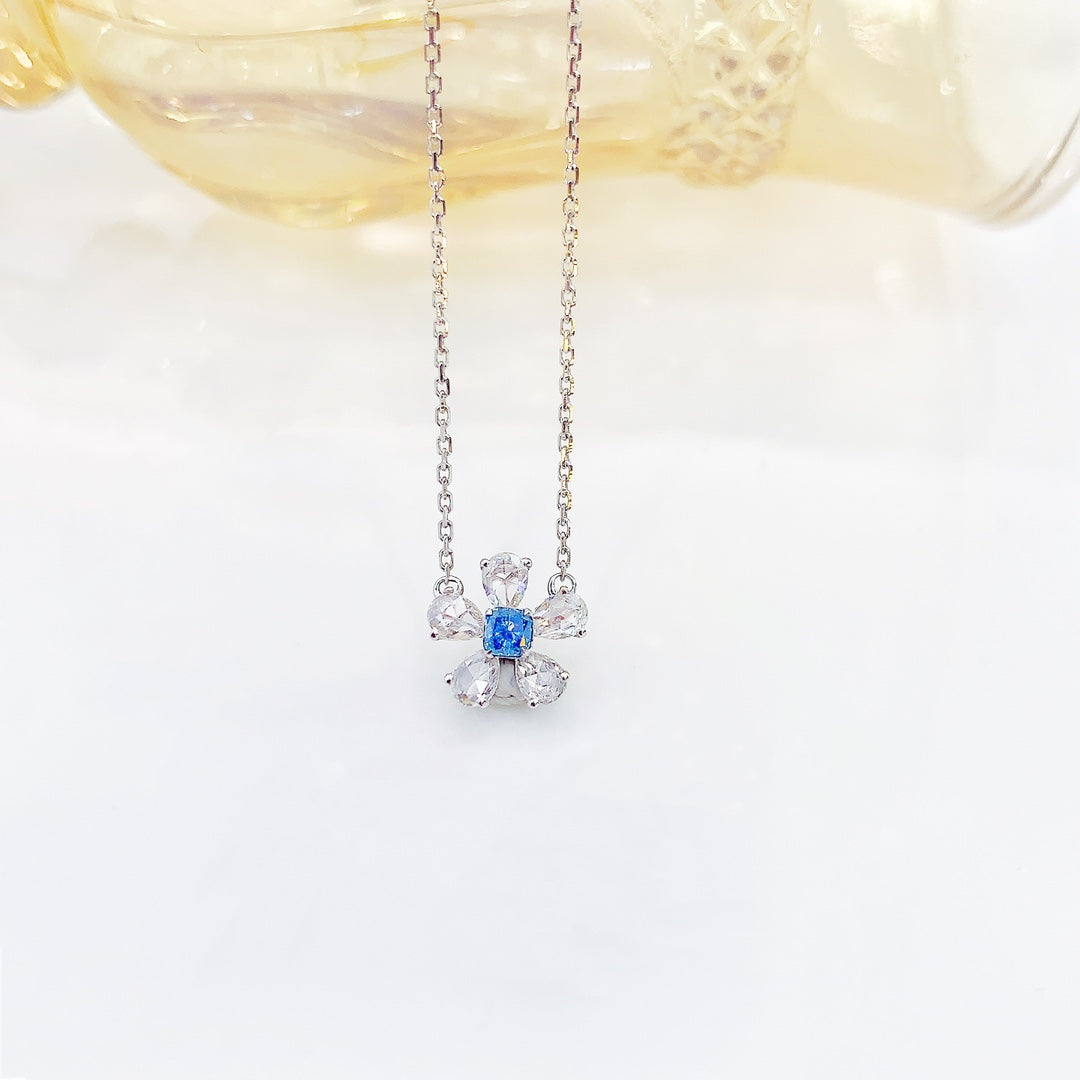 18K Rose Gold Diamond Pendant Necklace - Exquisite Jewelry Collection - Blue Diamond Necklace