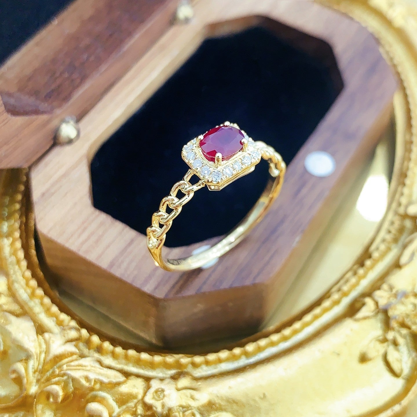 18K Rose Gold Elliptical Chain Ring with Precious Stones - Exquisite Jewelry - Red Treasure Ring