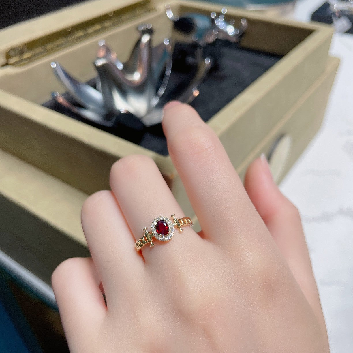 18K Rose Gold Elliptical Double-Bar Chain Ring with Red Gemstone - Premium Jewelry - Red Treasure Ring