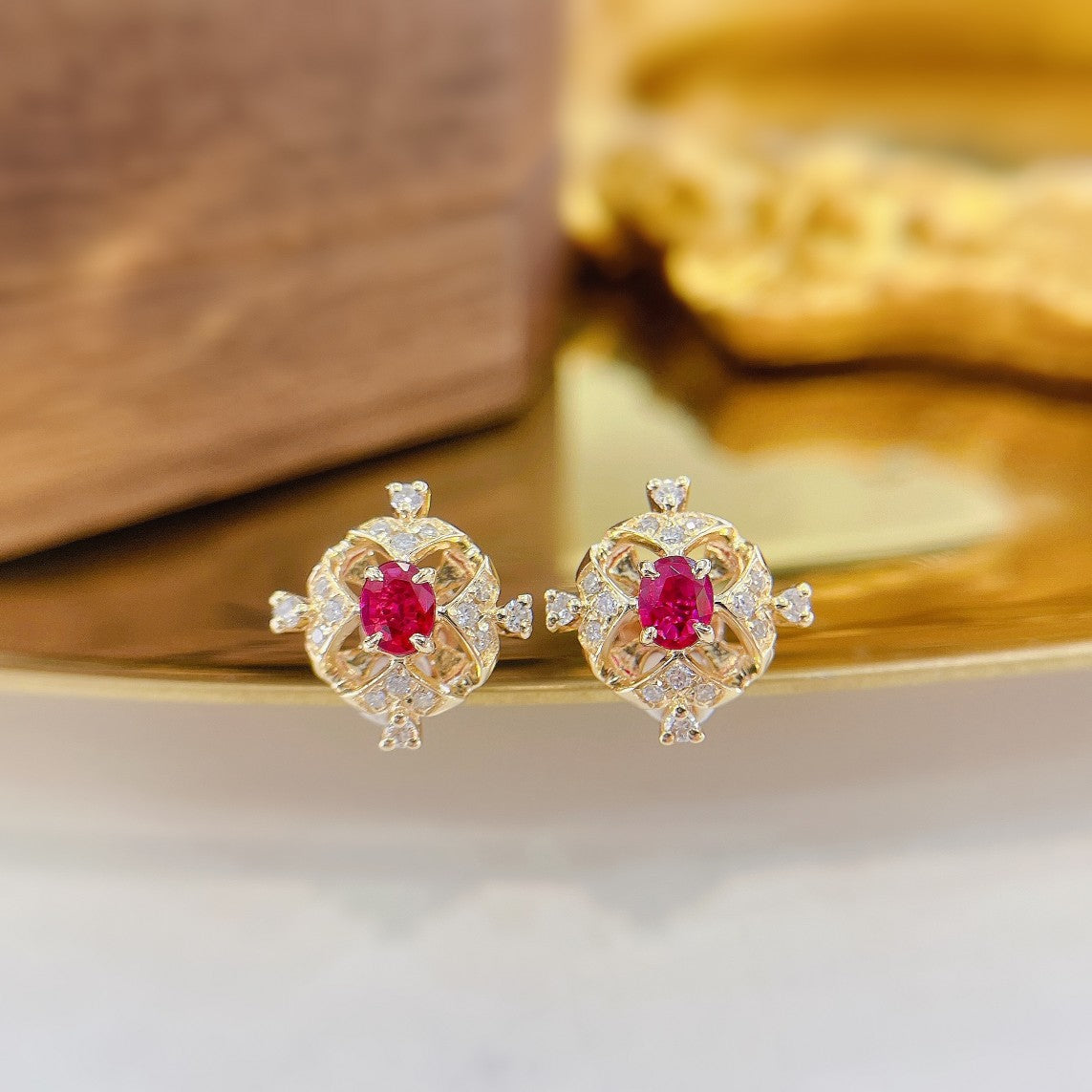 18K Rose Gold Elliptical Four-Leaf Openwork Earrings with Rubies Jeweler.Jewelry