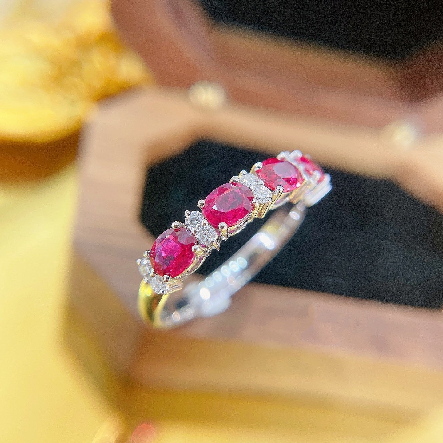 18K Rose Gold Elliptical Ruby Ring - Luxurious Jewelry Piece - Red Treasure Ring