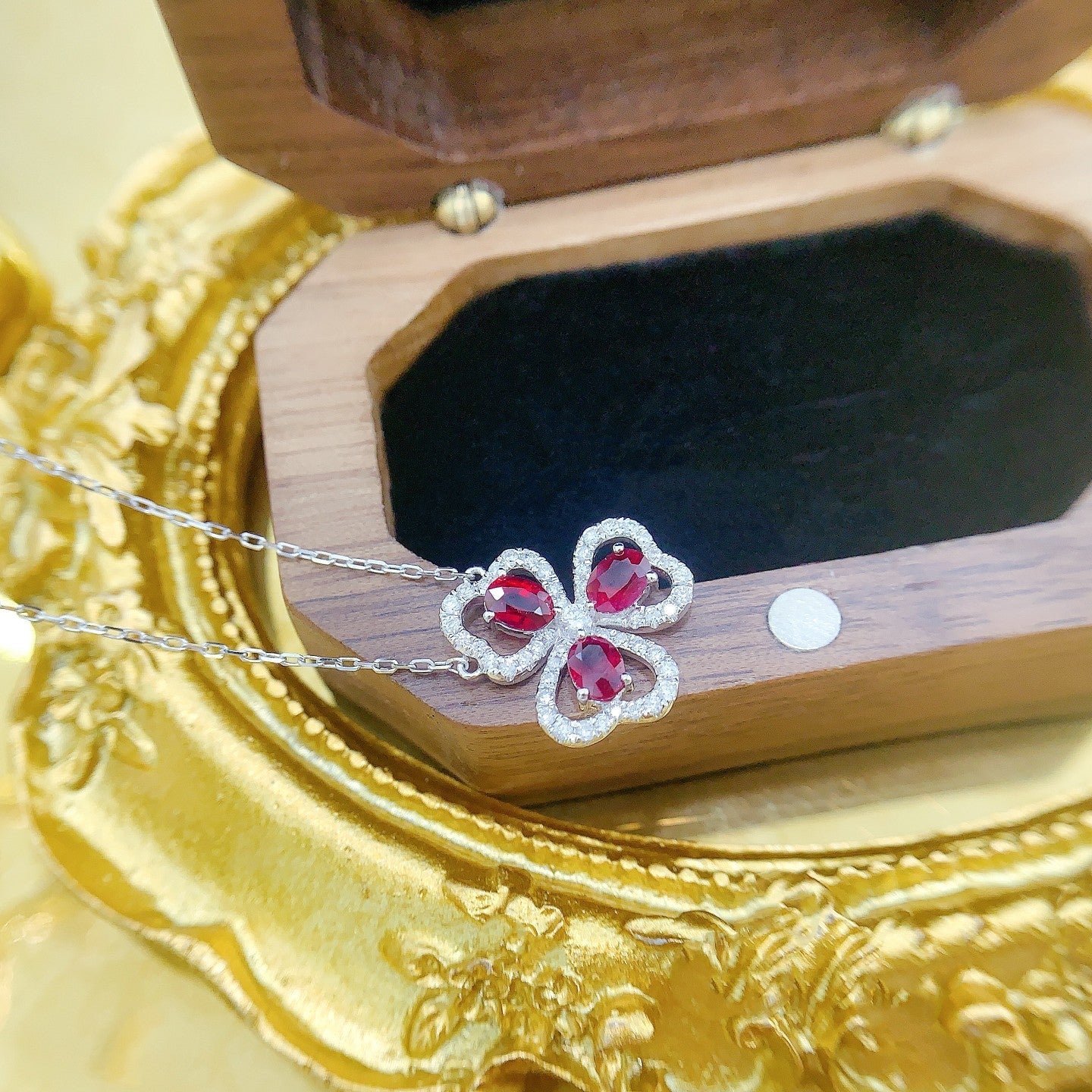 18K Rose Gold Elliptical Three-Leaf Hollow Necklace with Rubies – Fine Jewelry Piece - Red Treasure Necklace