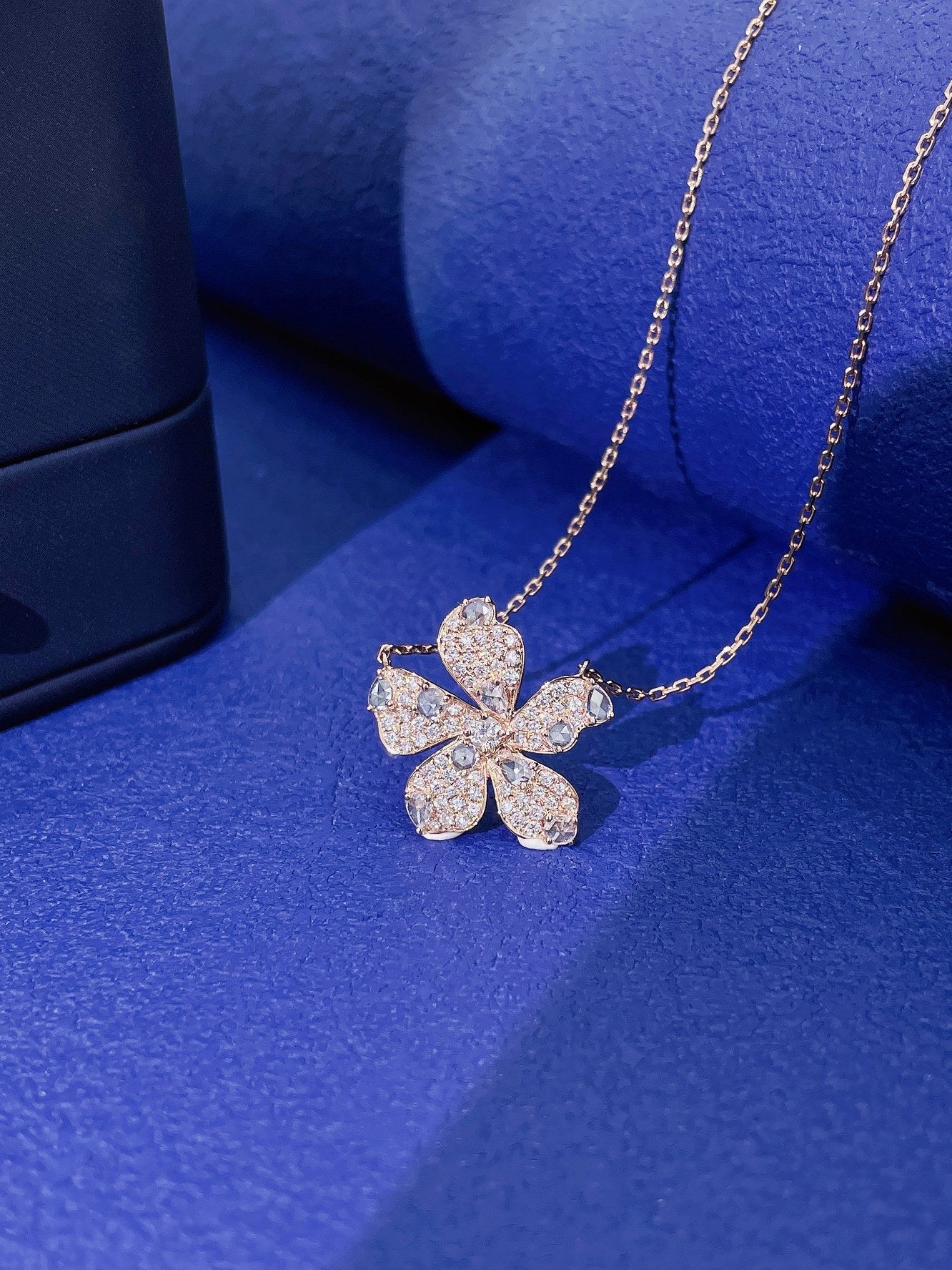 18K Rose Gold Five-Petal Diamond Necklace - Elegant Jewelry Piece - White Diamond Necklace