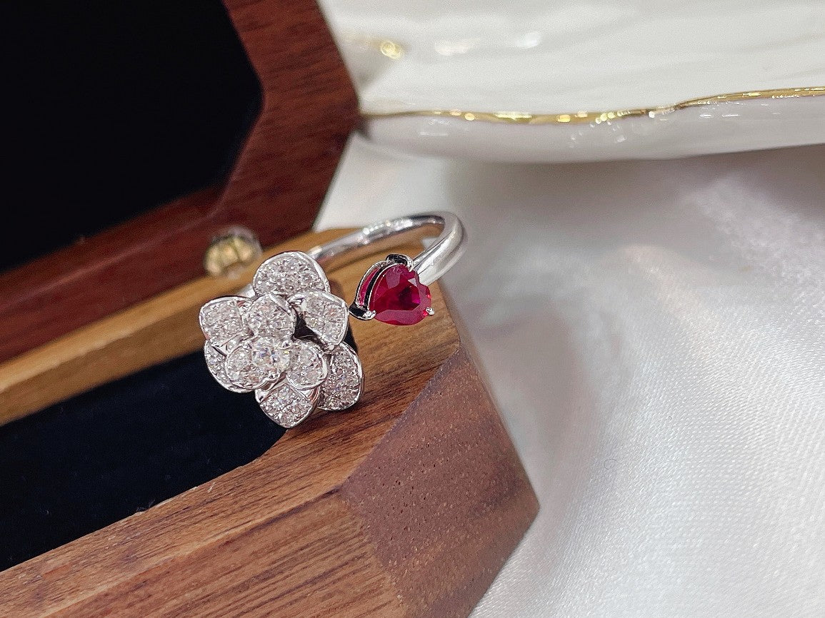 18K Rose Gold Heart-shaped Piaget Flower Ring - Luxurious Jewelry Piece - Red Treasure Ring