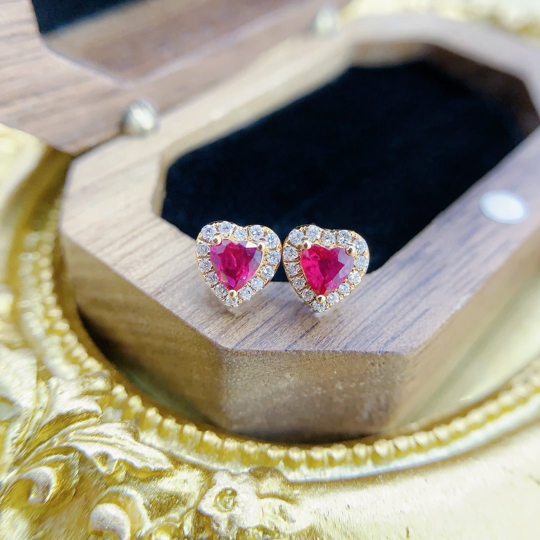 18K Rose Gold Heart-Shaped Three-Claw Earrings with Rubies – Luxurious Jewelry Jeweler.Jewelry