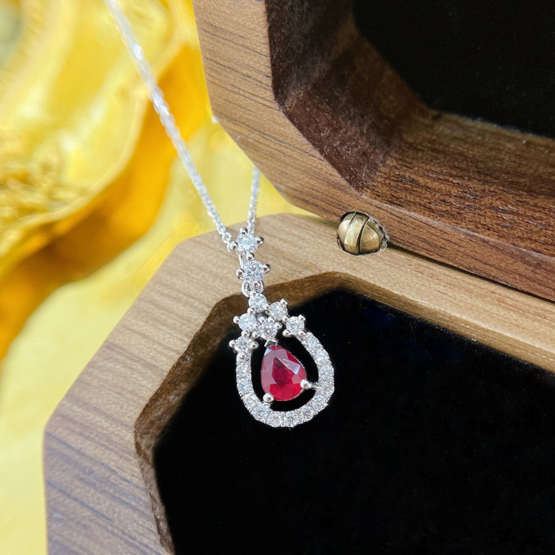 18K Rose Gold Ruby Drop Hollowed-out Fashion Jewelry Necklace - Red Treasure Necklace