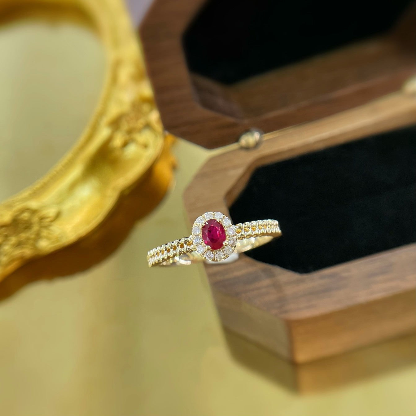 18K Rose Gold Ruby Oval Dewdrop Edge Ring - Luxury Jewelry - Red Treasure Ring