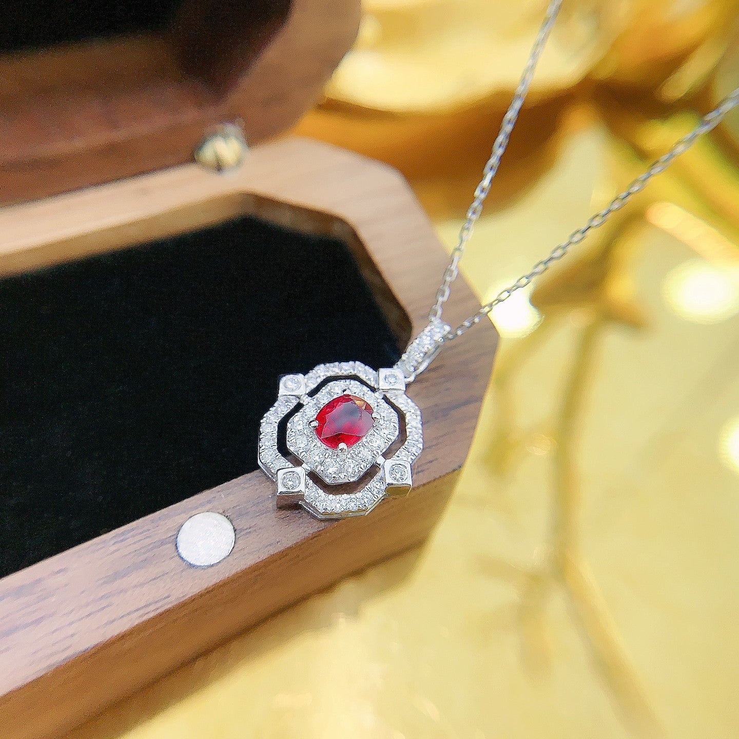 18K Rose Gold Ruby Oval Openwork Court Style Necklace - Red Treasure Necklace