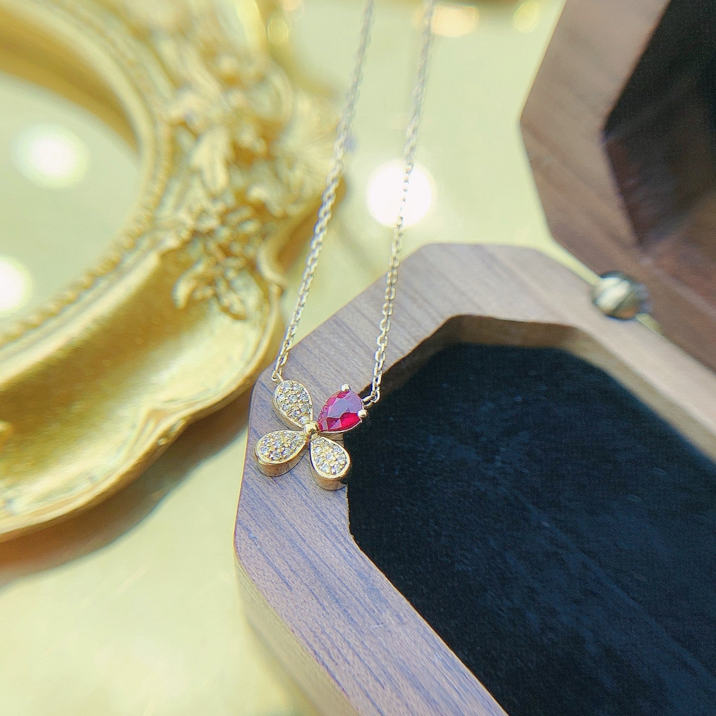 18K Rose Gold Small Four-Leaf Clover Pendant with Red Gemstone - Exquisite Jewelry - Red Treasure Necklace