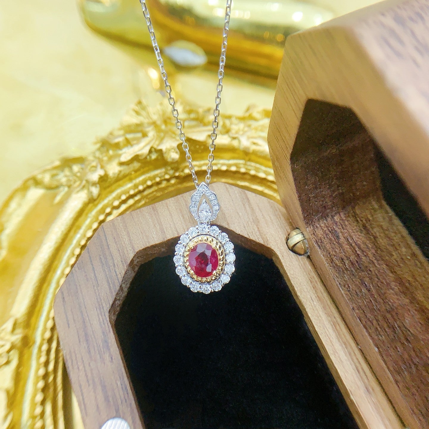 18K Ruby Double-Surround Horse Eye Clasp Necklace - Exquisite Jewelry - Red Treasure Necklace