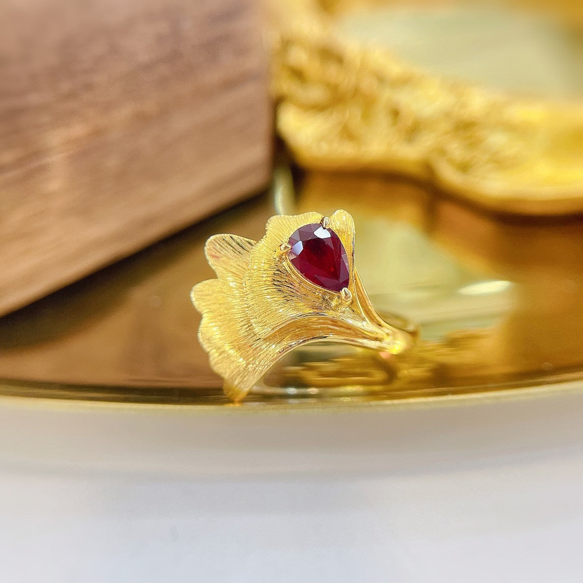 18K Ruby Drop Ring - Elegant Jewelry Piece - Red Treasure Ring