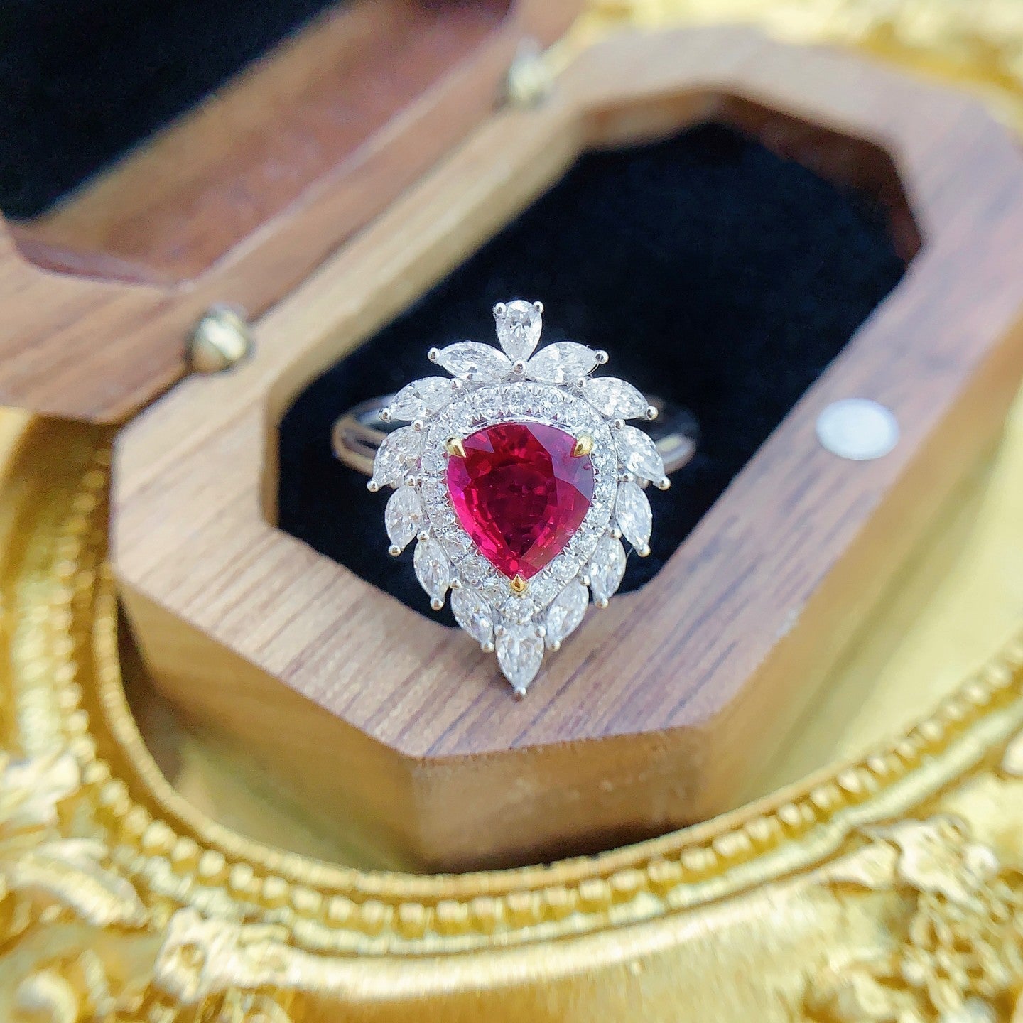 18K Ruby Drop Surrounding Marquise Leaf Two-Way Wear Jewelry - Red Treasure Ring