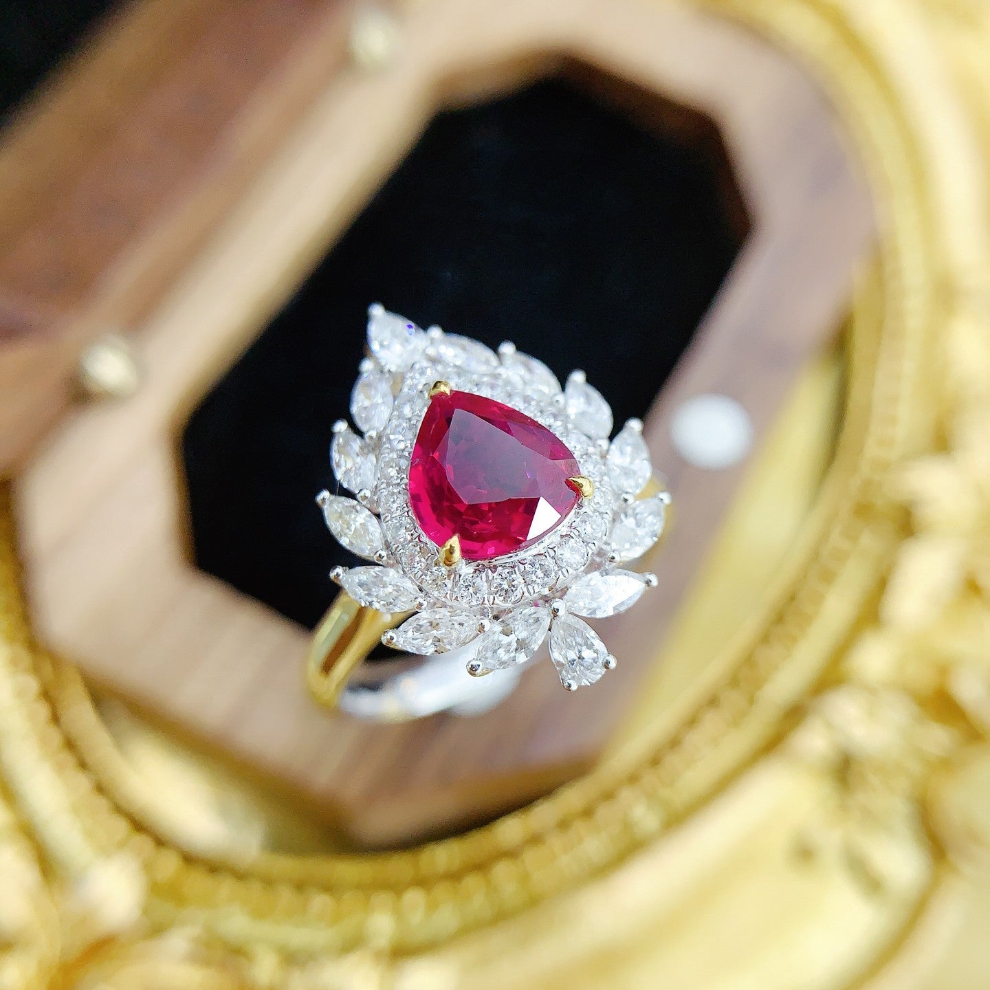 18K Ruby Drop Surrounding Marquise Leaf Two-Way Wear Jewelry - Red Treasure Ring