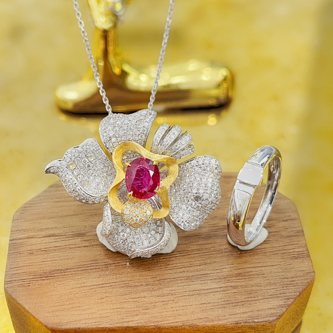 18K Ruby Four-Petal Flower Two-Way Wear Jewelry with Color Separation and Wire Drawing - Red Treasure Necklace