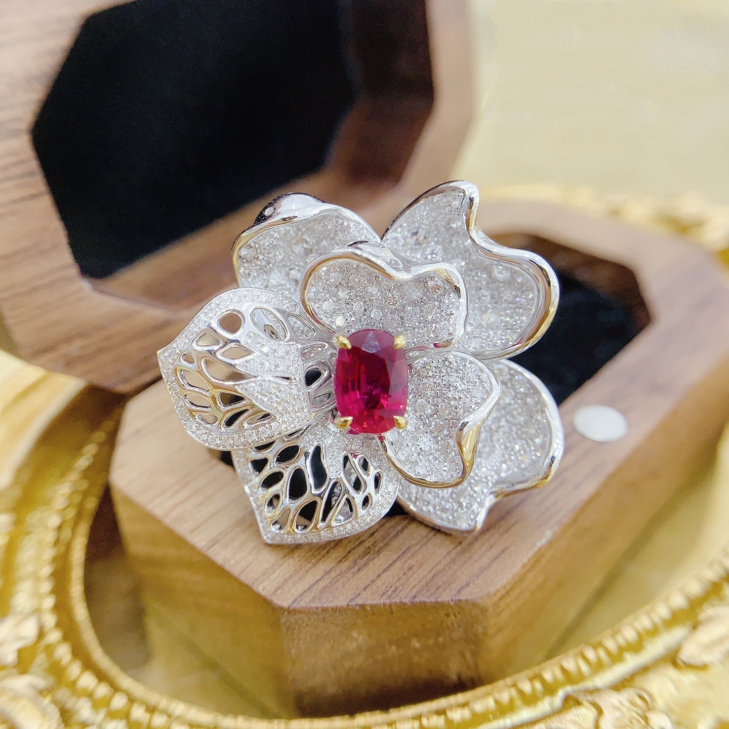 18K Ruby Mesh Openwork Flower Dual-Wear Jewelry - Red Treasure Ring