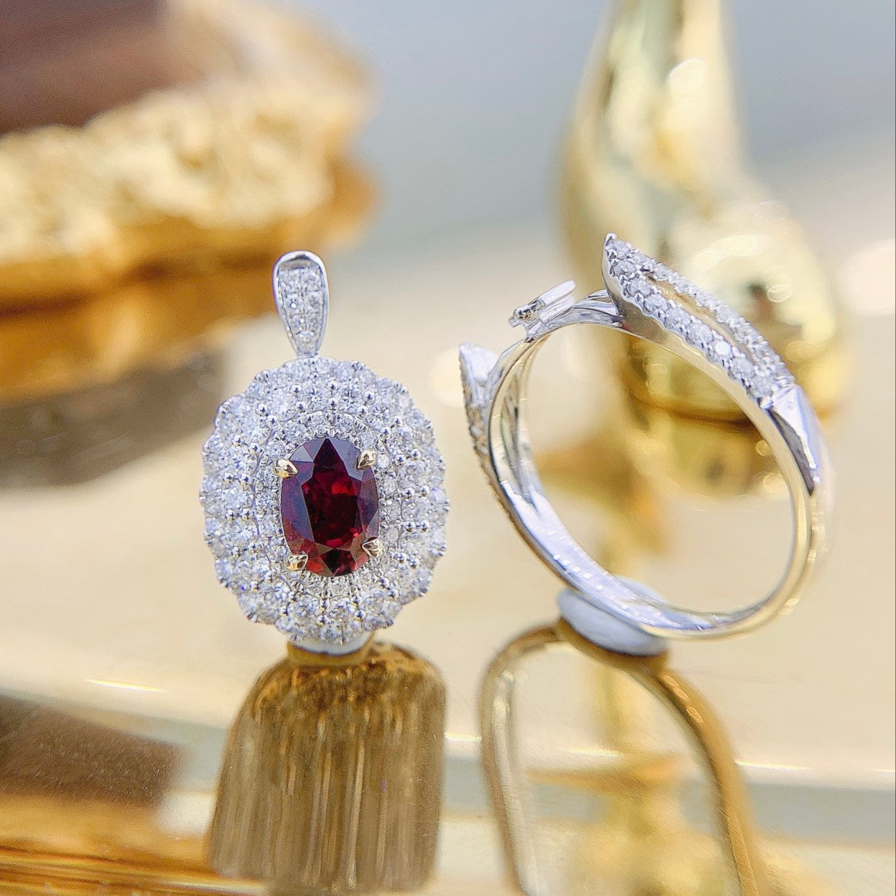 18K Ruby Oval Three-Stone Diamond Hollow Two-Way Wear Jewelry - Red Treasure Ring