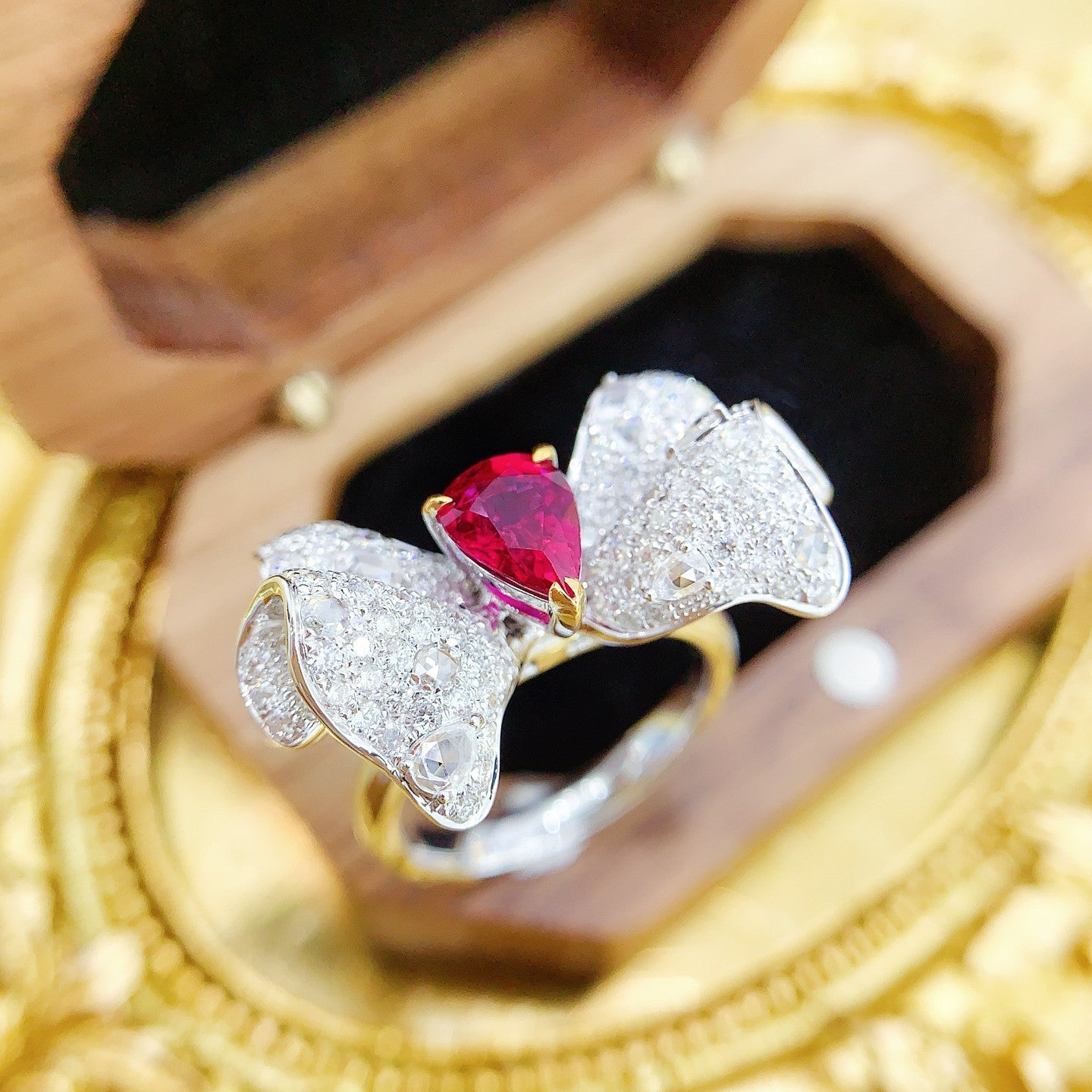 18K Two-Way Wear Irregular Ruby Butterfly Jewelry - Red Treasure Ring