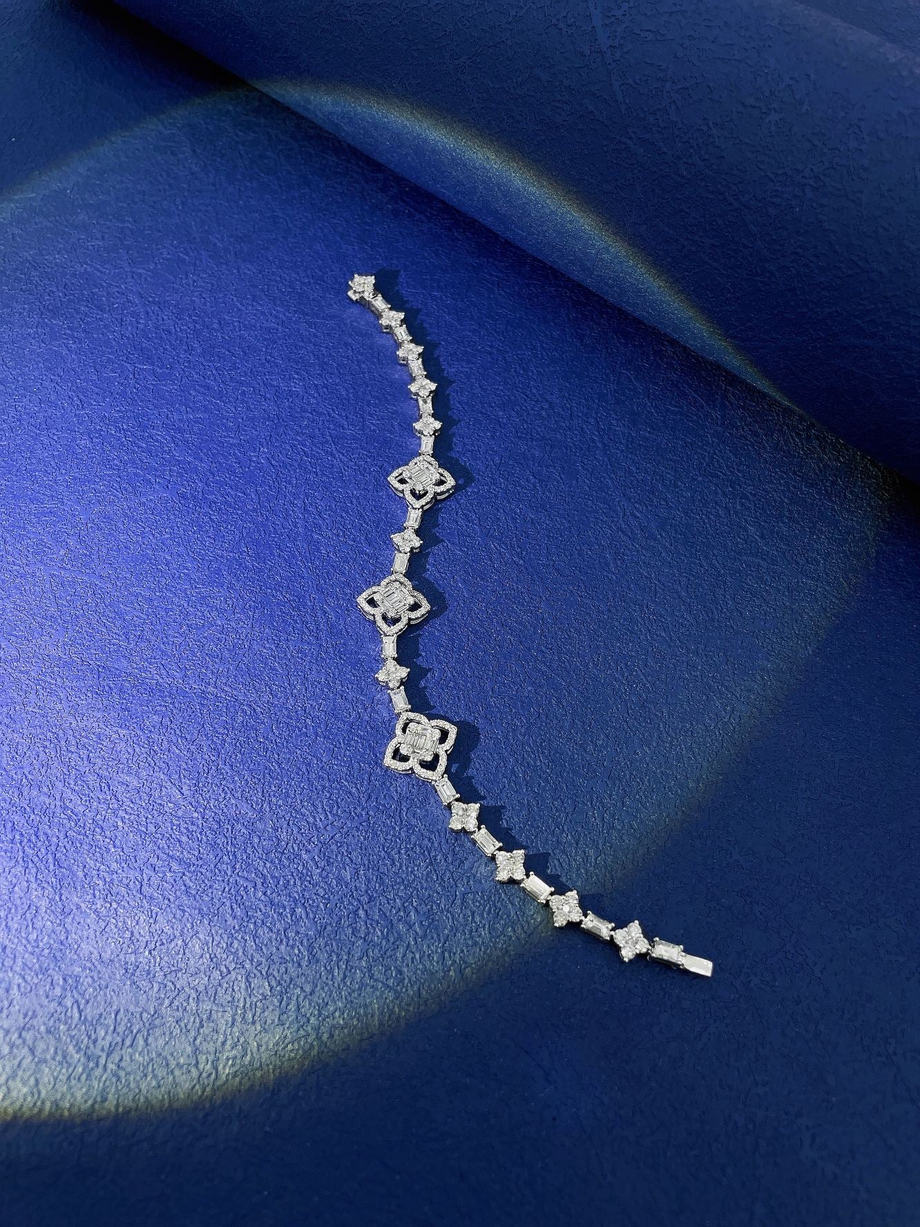 18K White Gold Diamond Four-Leaf Clover Candy Square Bracelet - Luxury Jewelry - White Diamond Bracelet