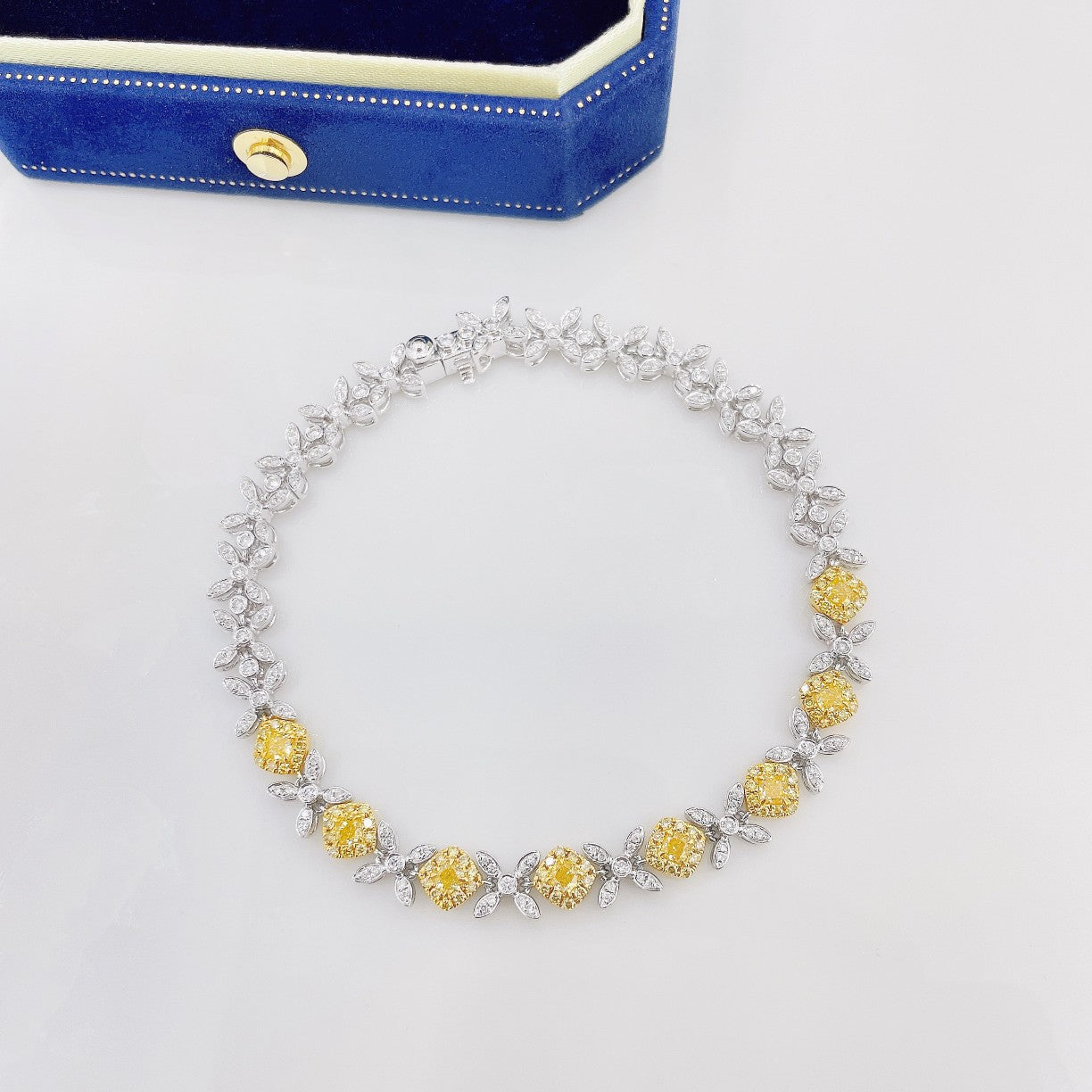 18K Yellow Gold Diamond Clover Bubble Bracelet - Exquisite Jewelry - Yellow Diamond Bracelet