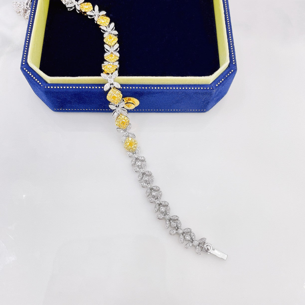 18K Yellow Gold Diamond Clover Bubble Bracelet - Exquisite Jewelry - Yellow Diamond Bracelet