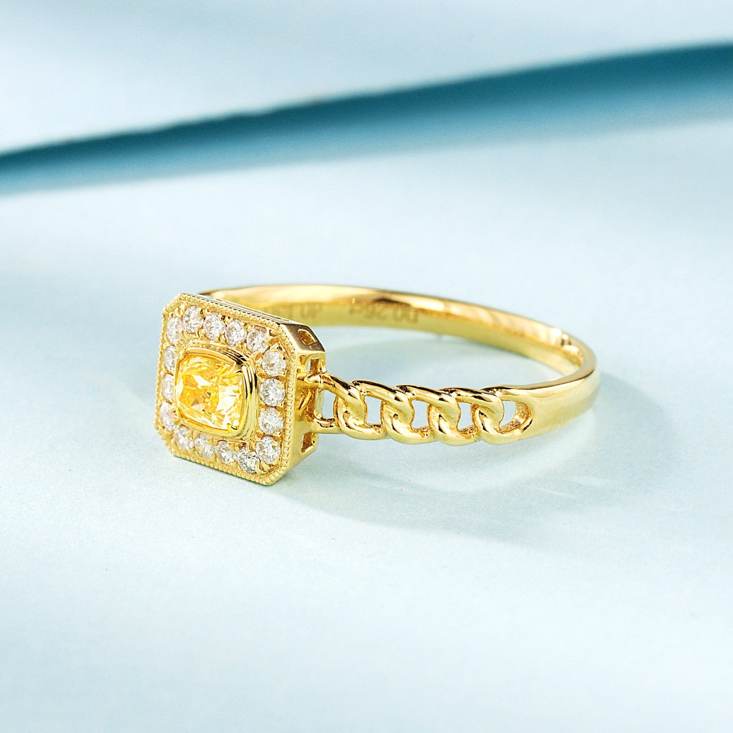 18K Yellow Gold Diamond Cluster Ring - Luxurious Jewelry Piece - Yellow Diamond Ring