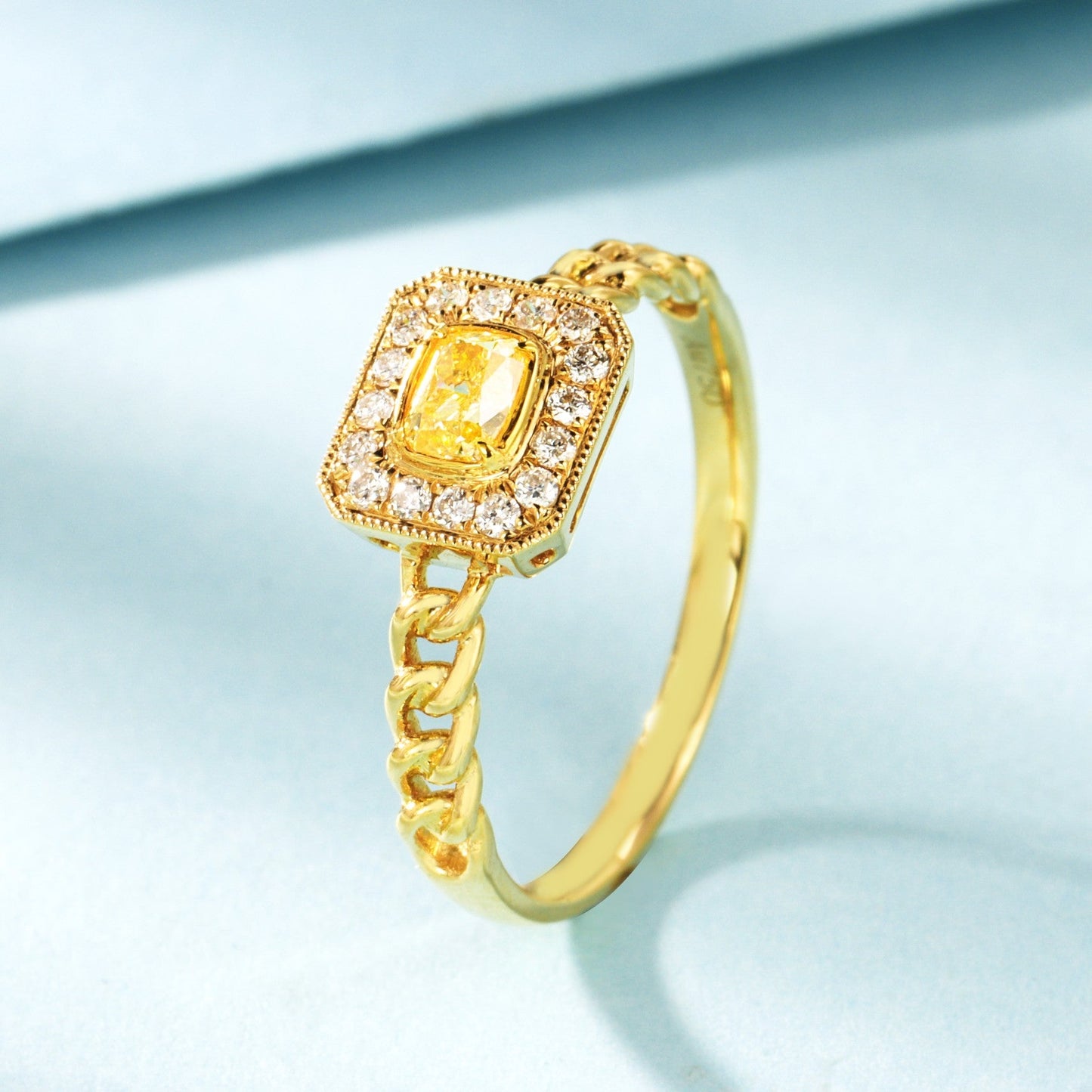 18K Yellow Gold Diamond Cluster Ring - Luxurious Jewelry Piece - Yellow Diamond Ring