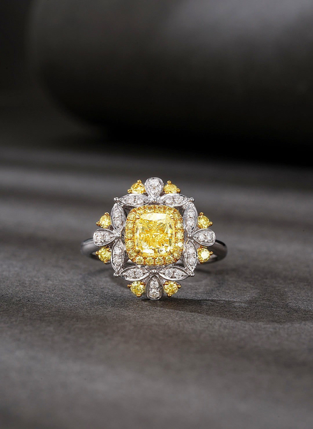 18K Yellow Gold Diamond Cushion-Cut Ring with AGL Certificate - Luxurious Jewelry - Yellow Diamond Ring