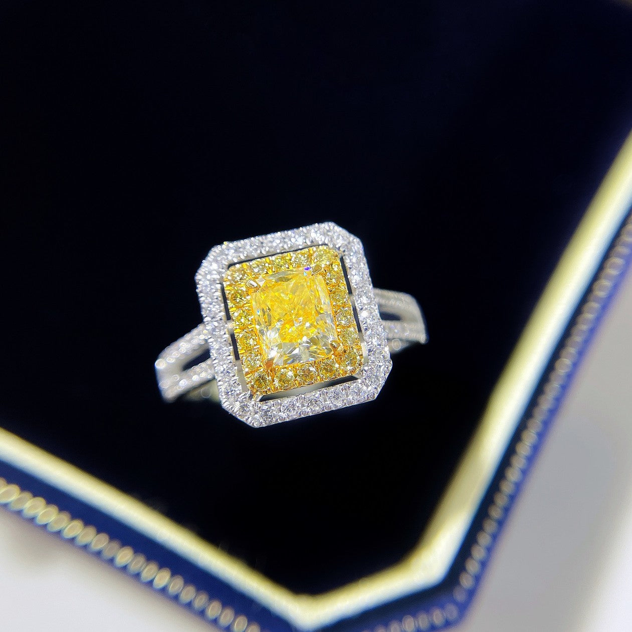 18K Yellow Gold Diamond Cushion Hollow Ring with AGL Certificate | Premium Jewelry - Yellow Diamond Ring