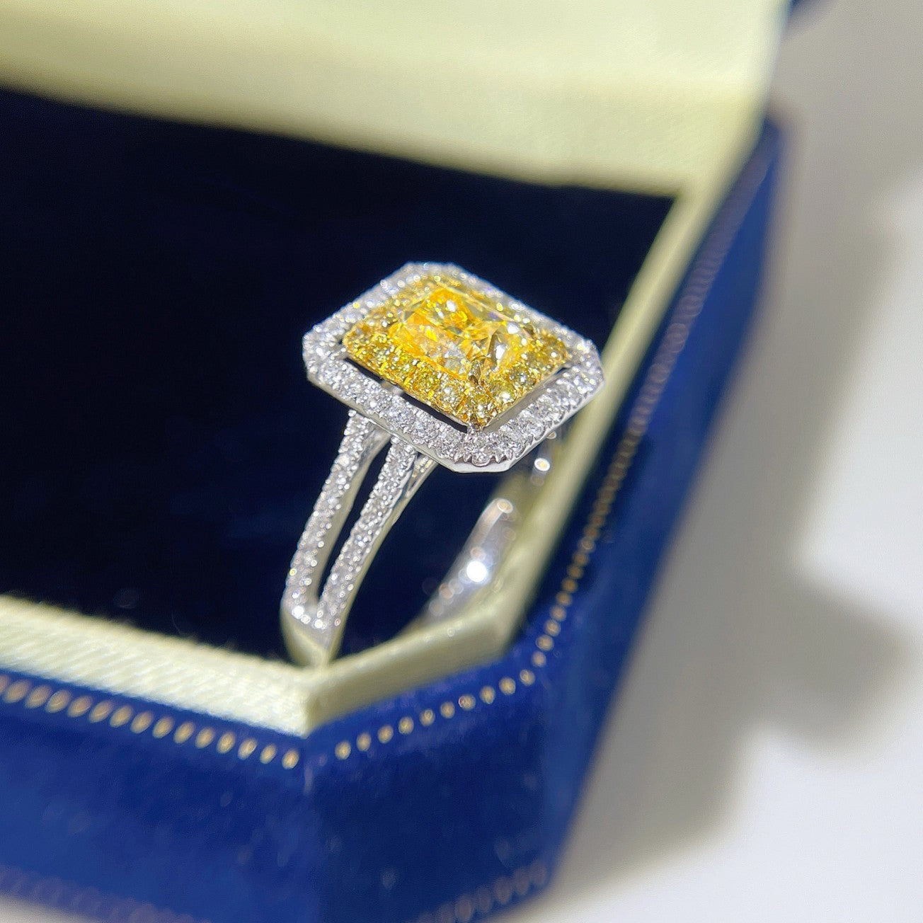 18K Yellow Gold Diamond Cushion Hollow Ring with AGL Certificate | Premium Jewelry - Yellow Diamond Ring