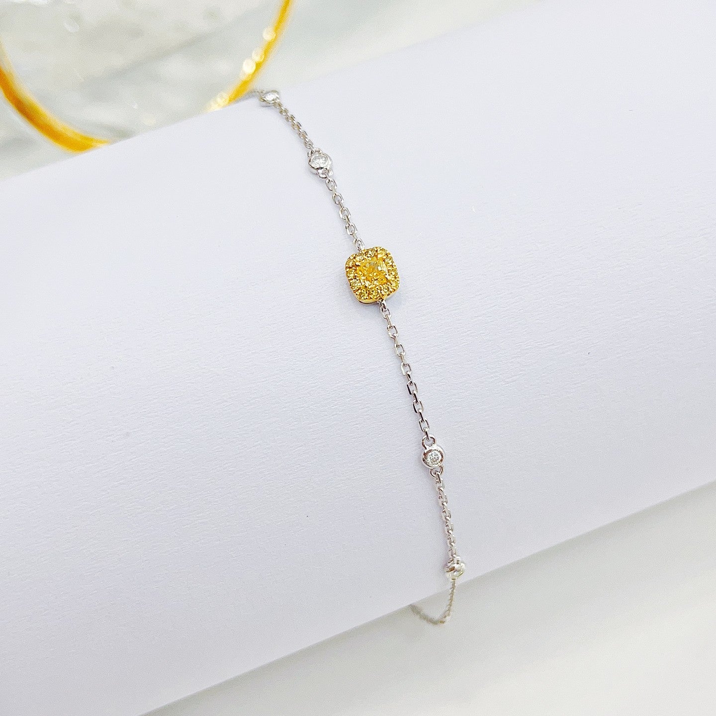 18K Yellow Gold Diamond Cushion-Shaped Bubble Bracelet with Surrounding Stones - Yellow Diamond Bracelet