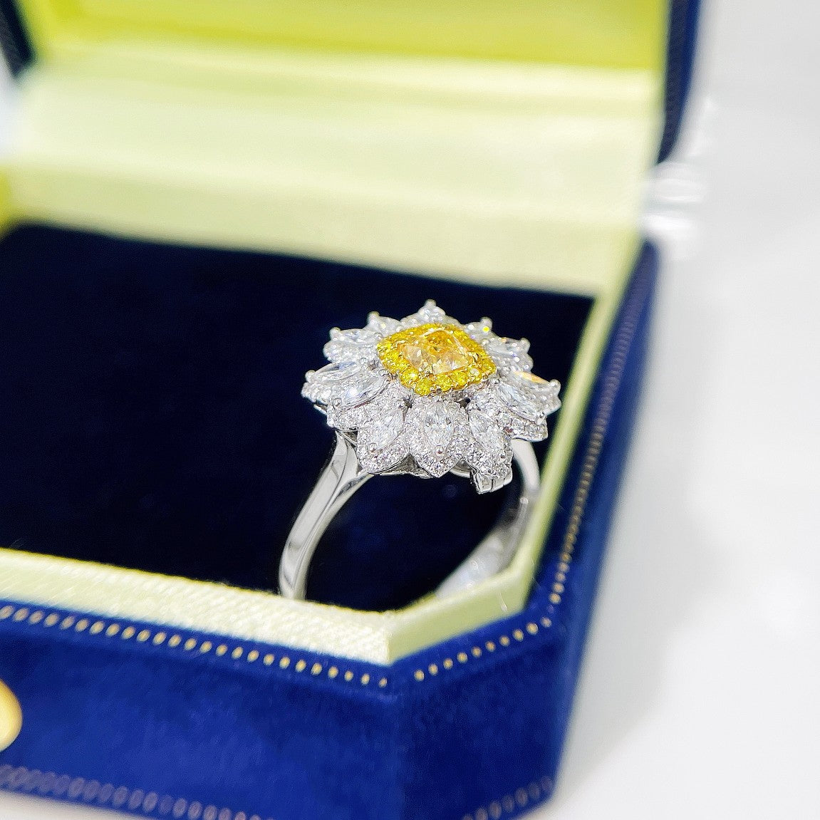 18K Yellow Gold Diamond Cushion Sunflower Ring - Exquisite Jewelry - Yellow Diamond Ring