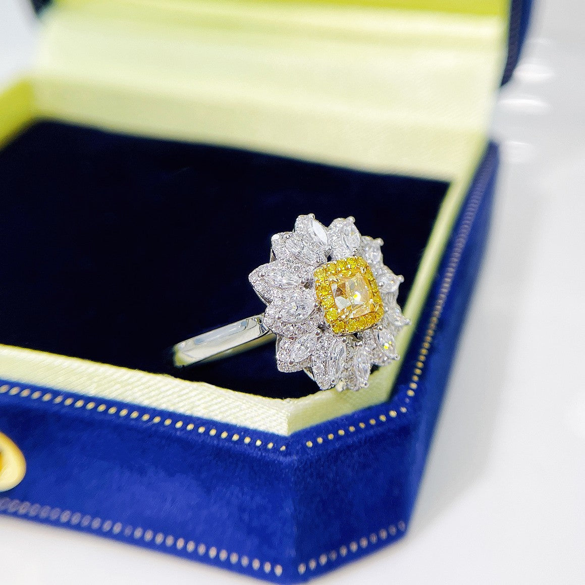 18K Yellow Gold Diamond Cushion Sunflower Ring - Exquisite Jewelry - Yellow Diamond Ring