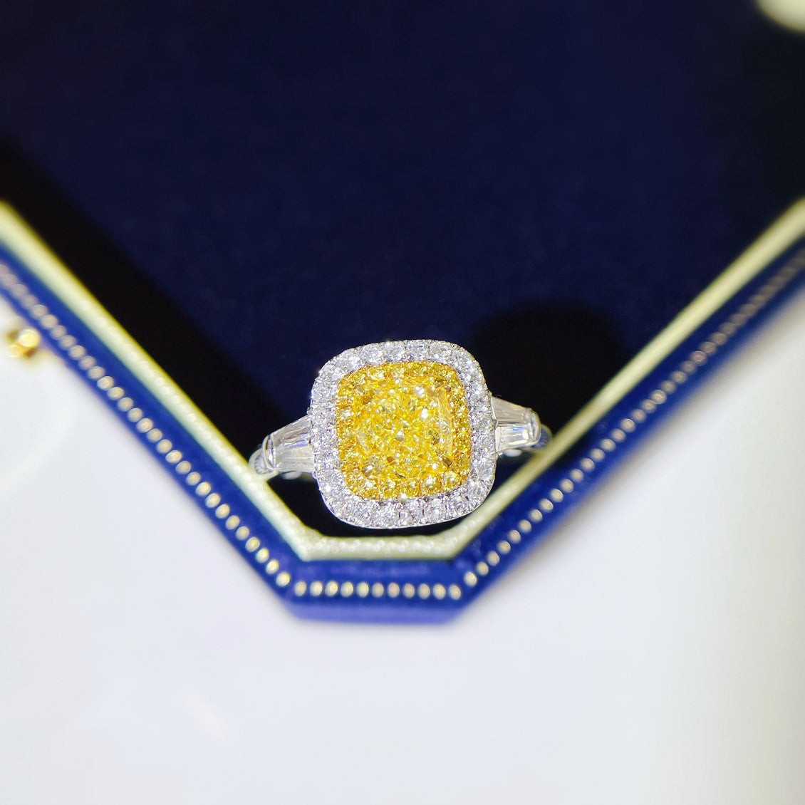 18K Yellow Gold Diamond Double Shank Ring with AGL Certificate - Luxurious Jewelry - Yellow Diamond Ring