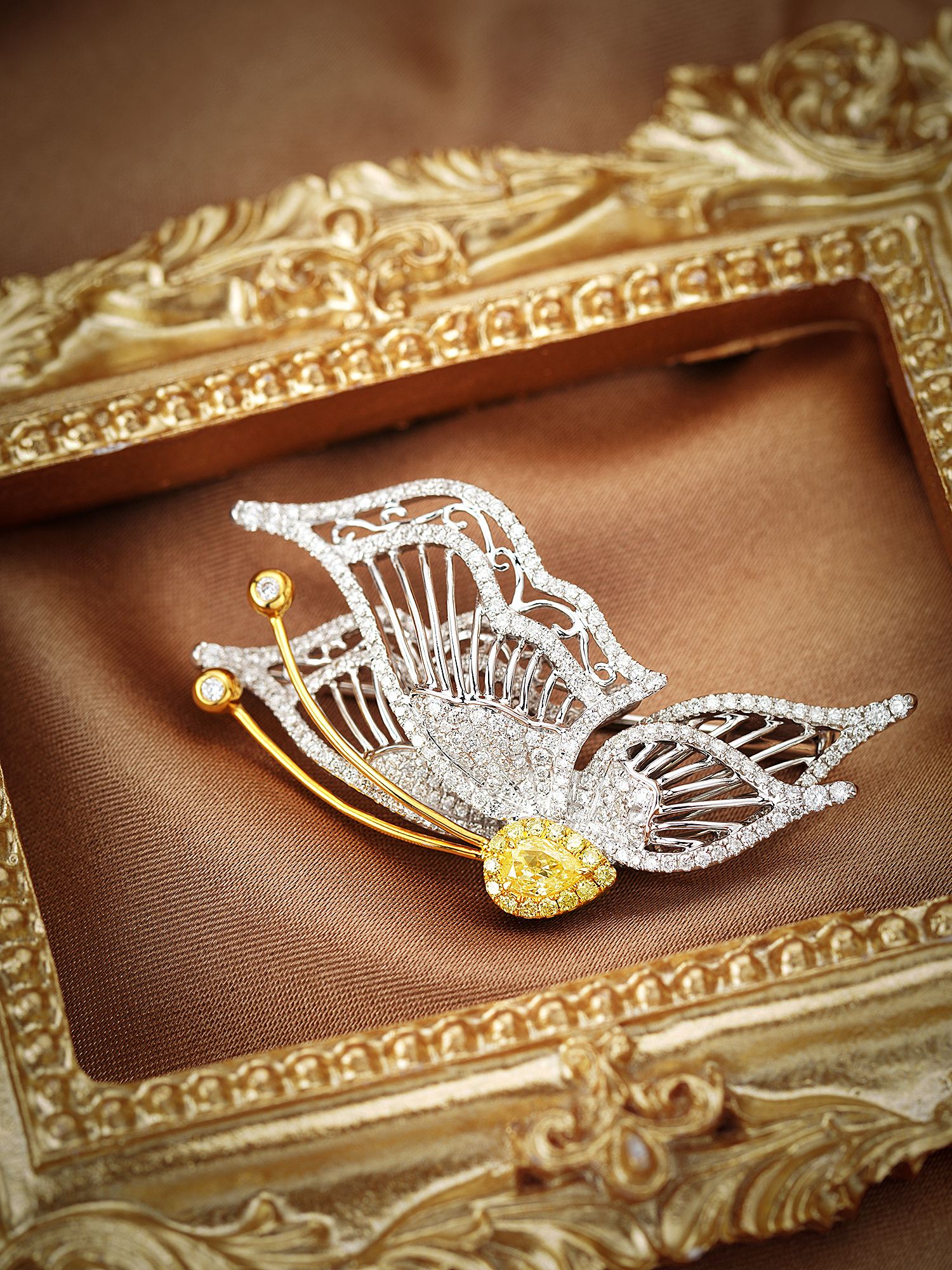 18K Yellow Gold Diamond Drop Butterfly Brooch - Luxurious Jewelry - Brooch